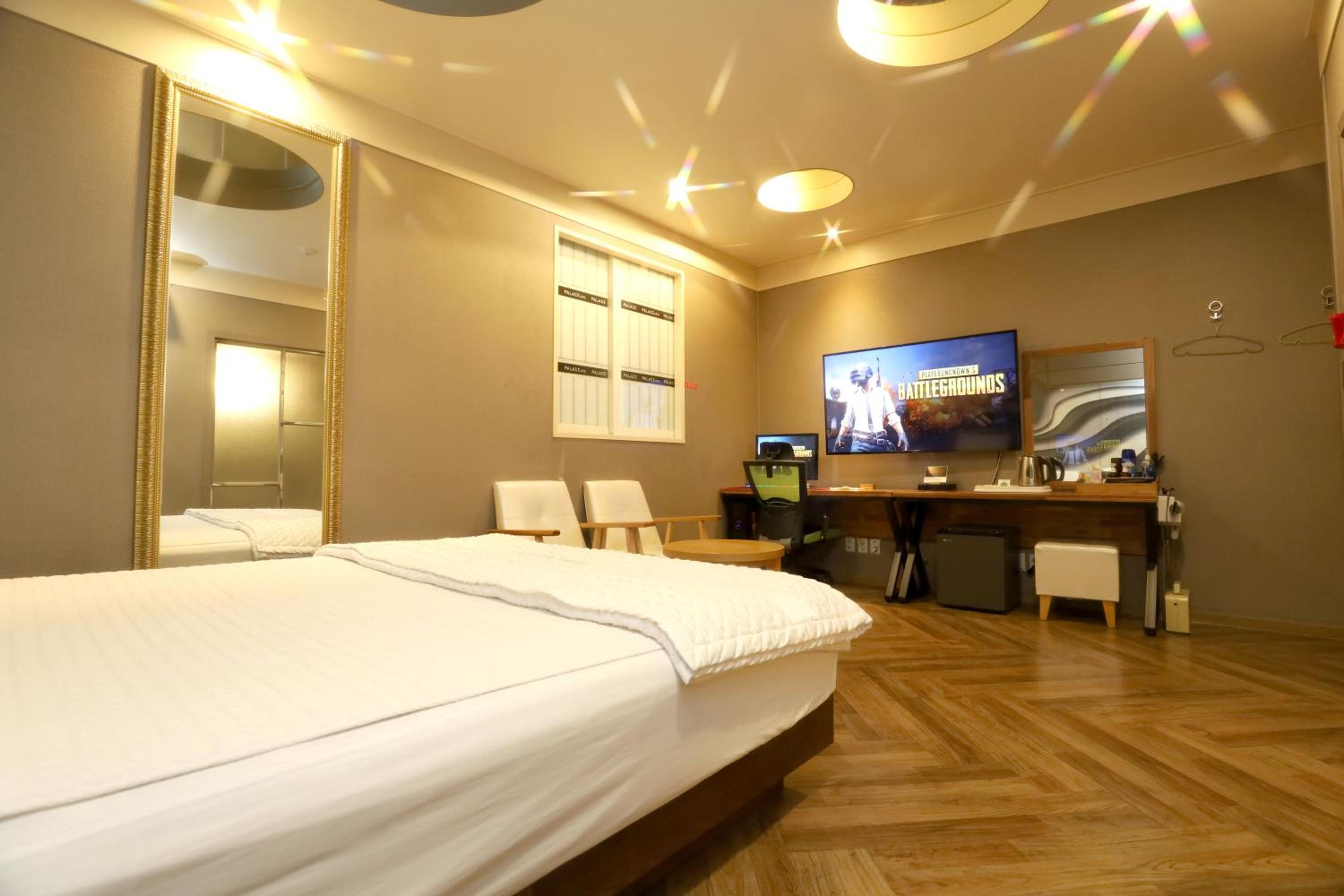 Deluxe Double Room - Photo 8