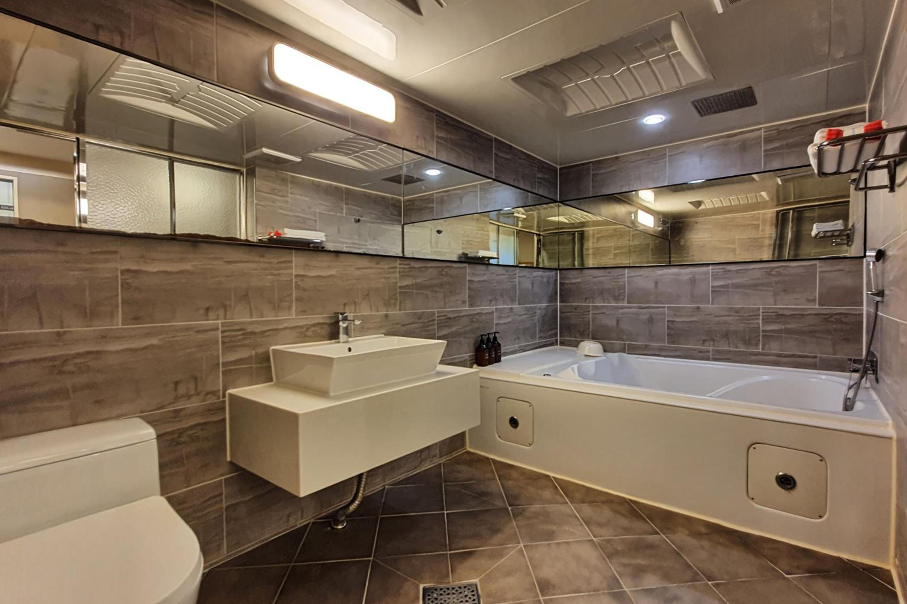 Deluxe Double Room - Photo 6
