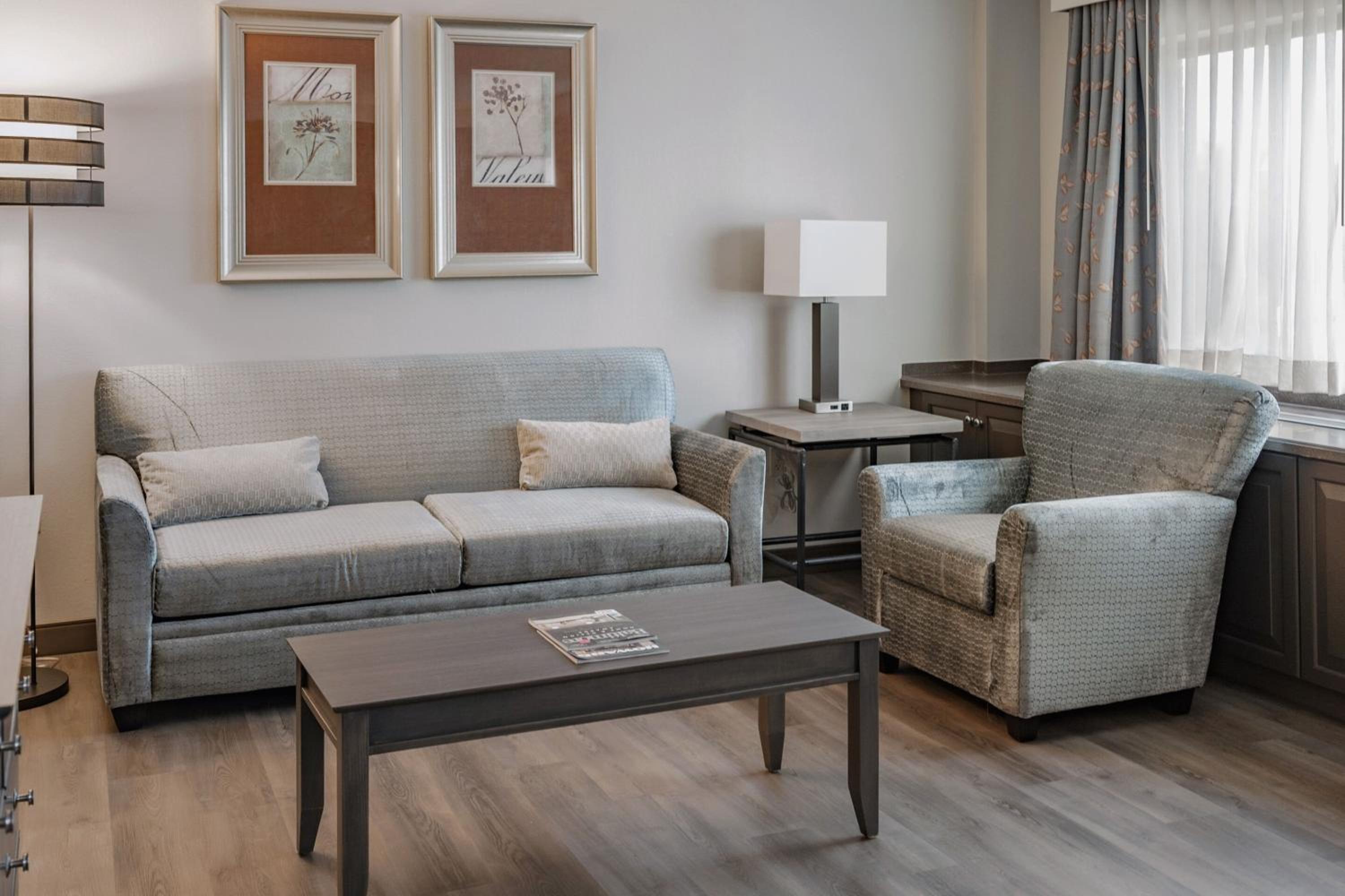 Executive King Room - Photo 8