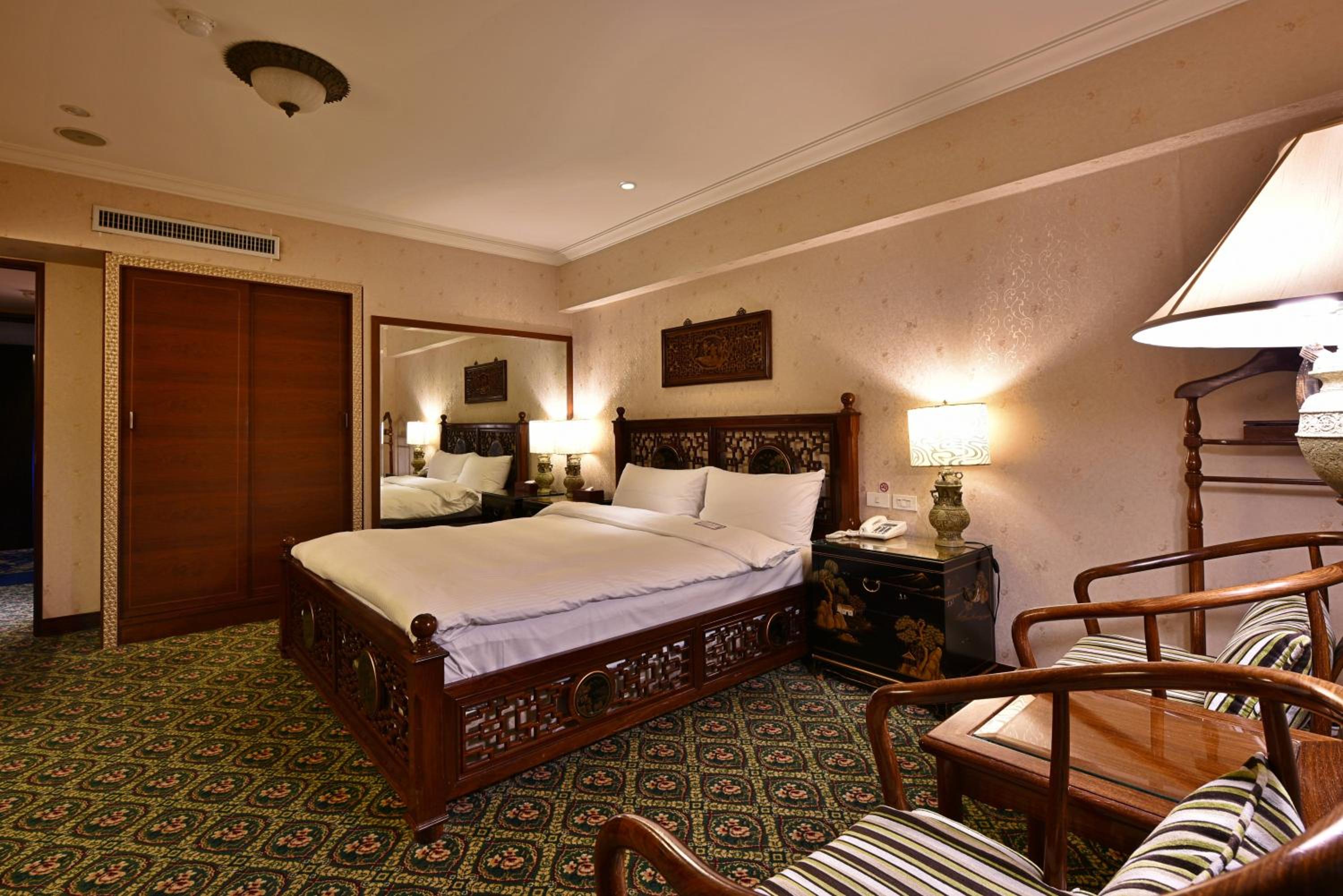 Exquisite Suite photo 3