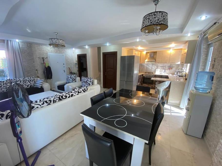 Villa photo 1