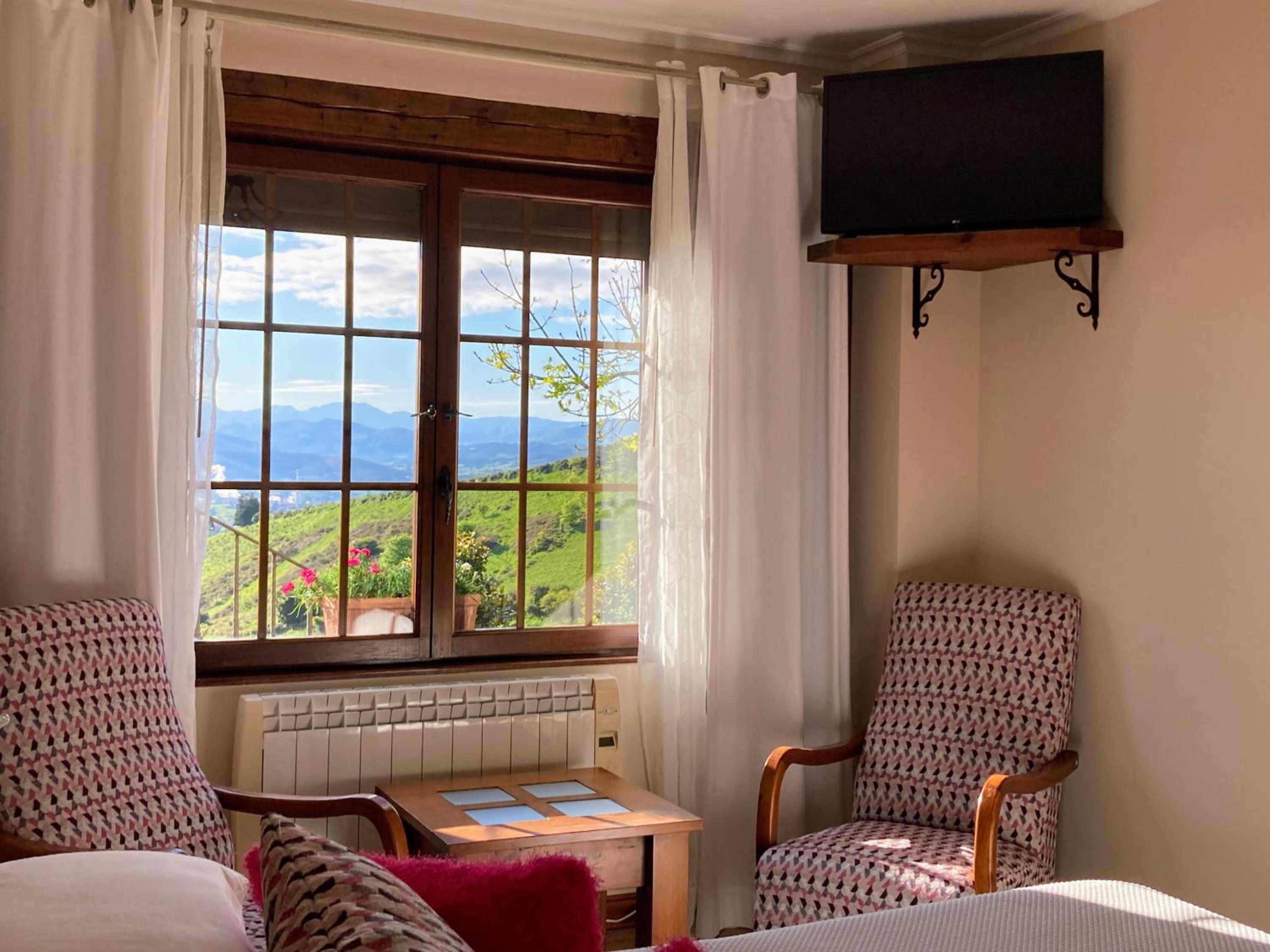 Double Room - Photo 11
