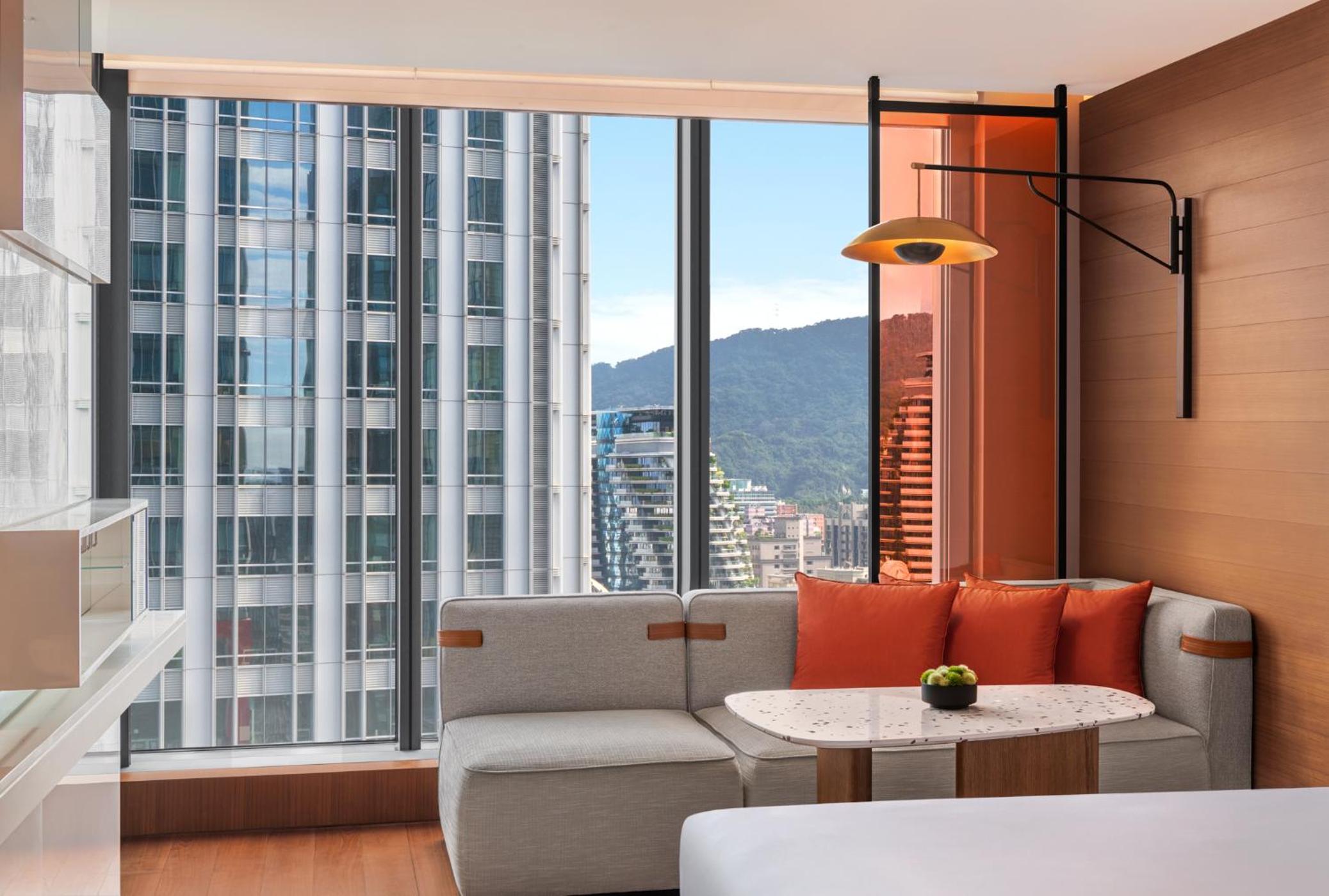 Wonderful Room, Guest room, 1 King, City view - Photo 3