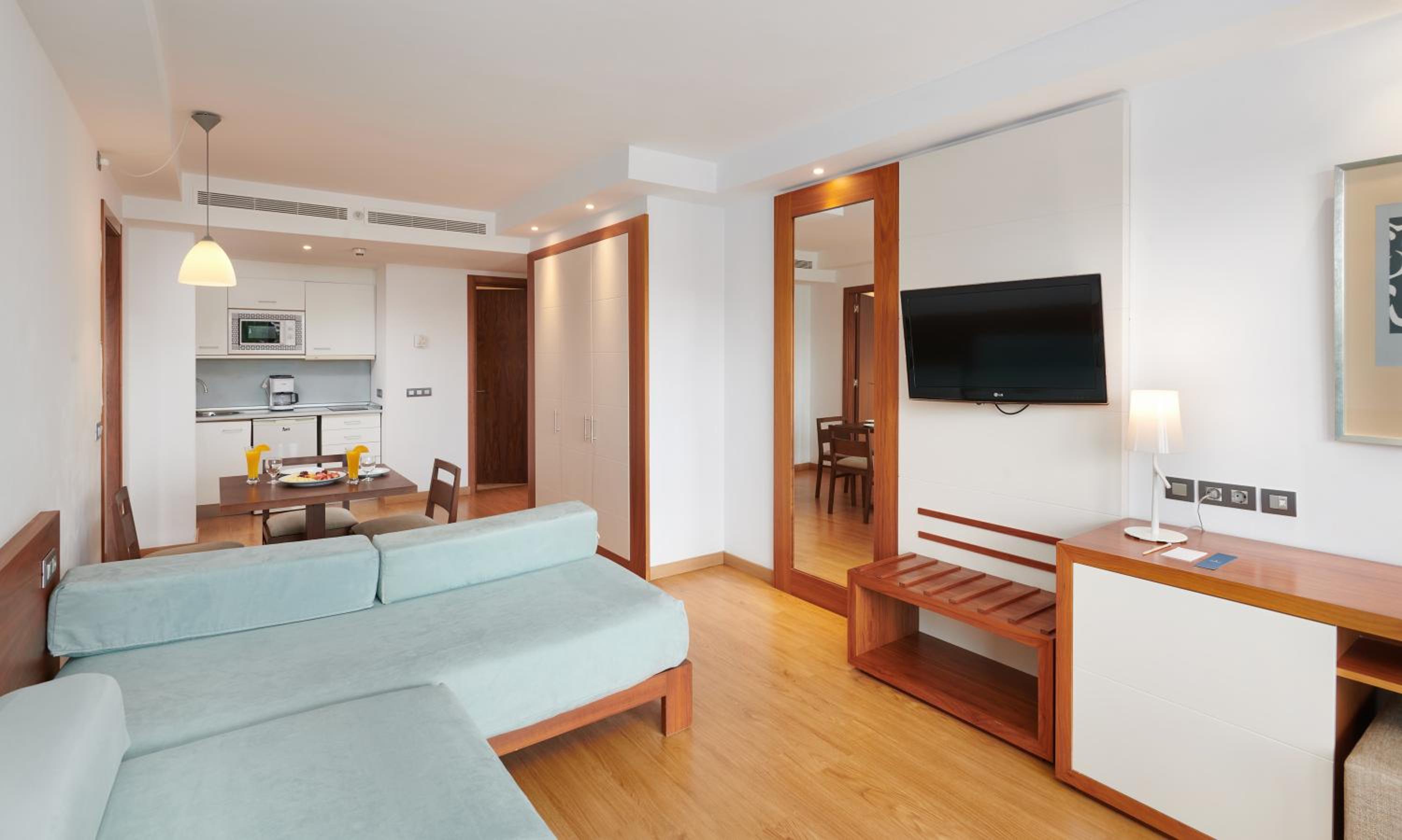 One-Bedroom Standard Apartment - Photo 6