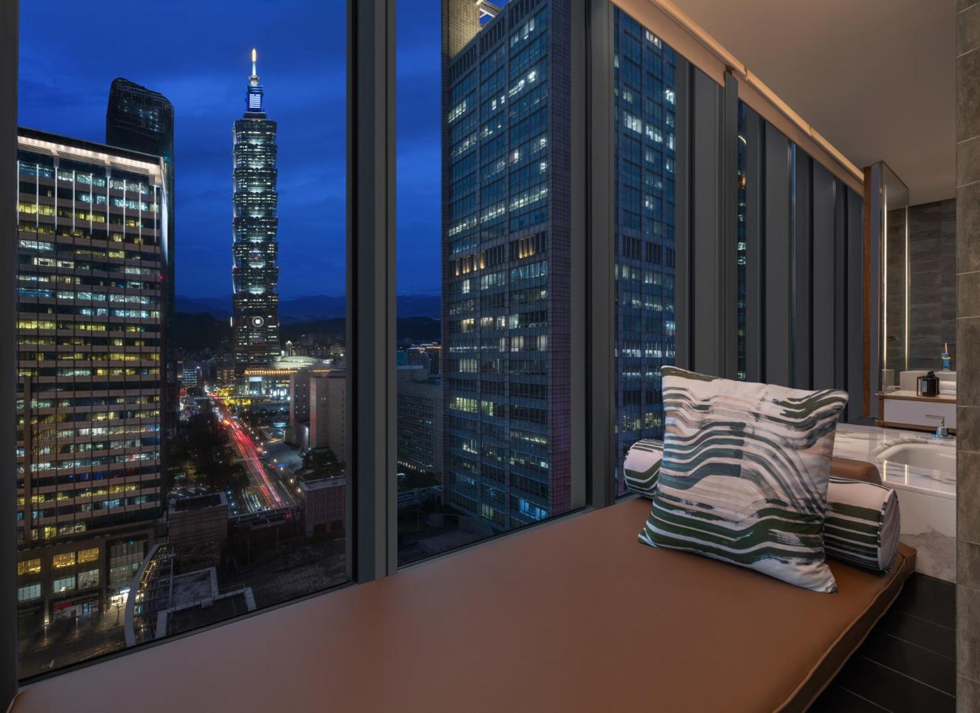 Fantastic Suite, 1 Bedroom Suite, 1 King, TAIPEI 101 view photo 2
