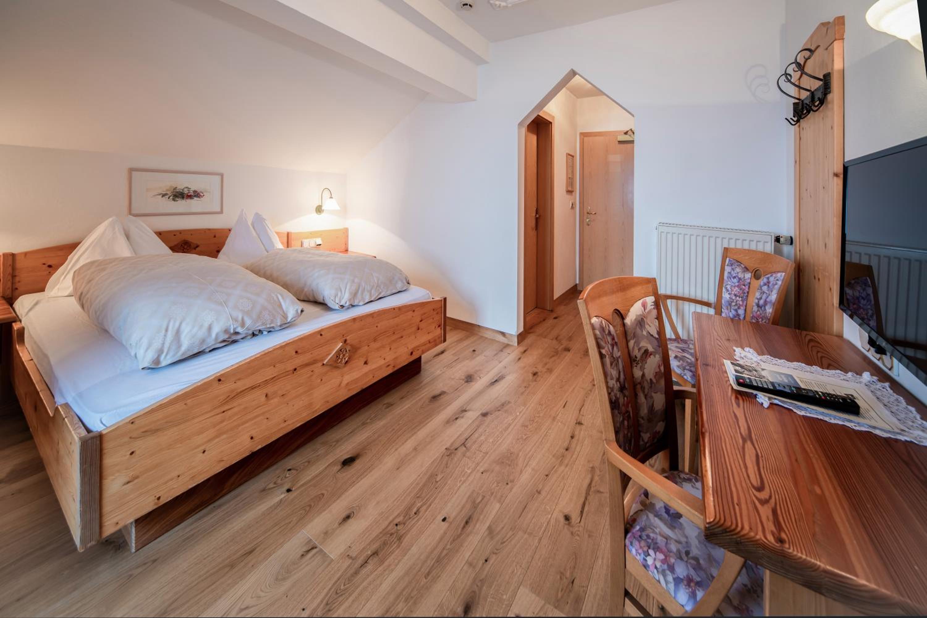 Superior Double Room with Balcony - Photo 1