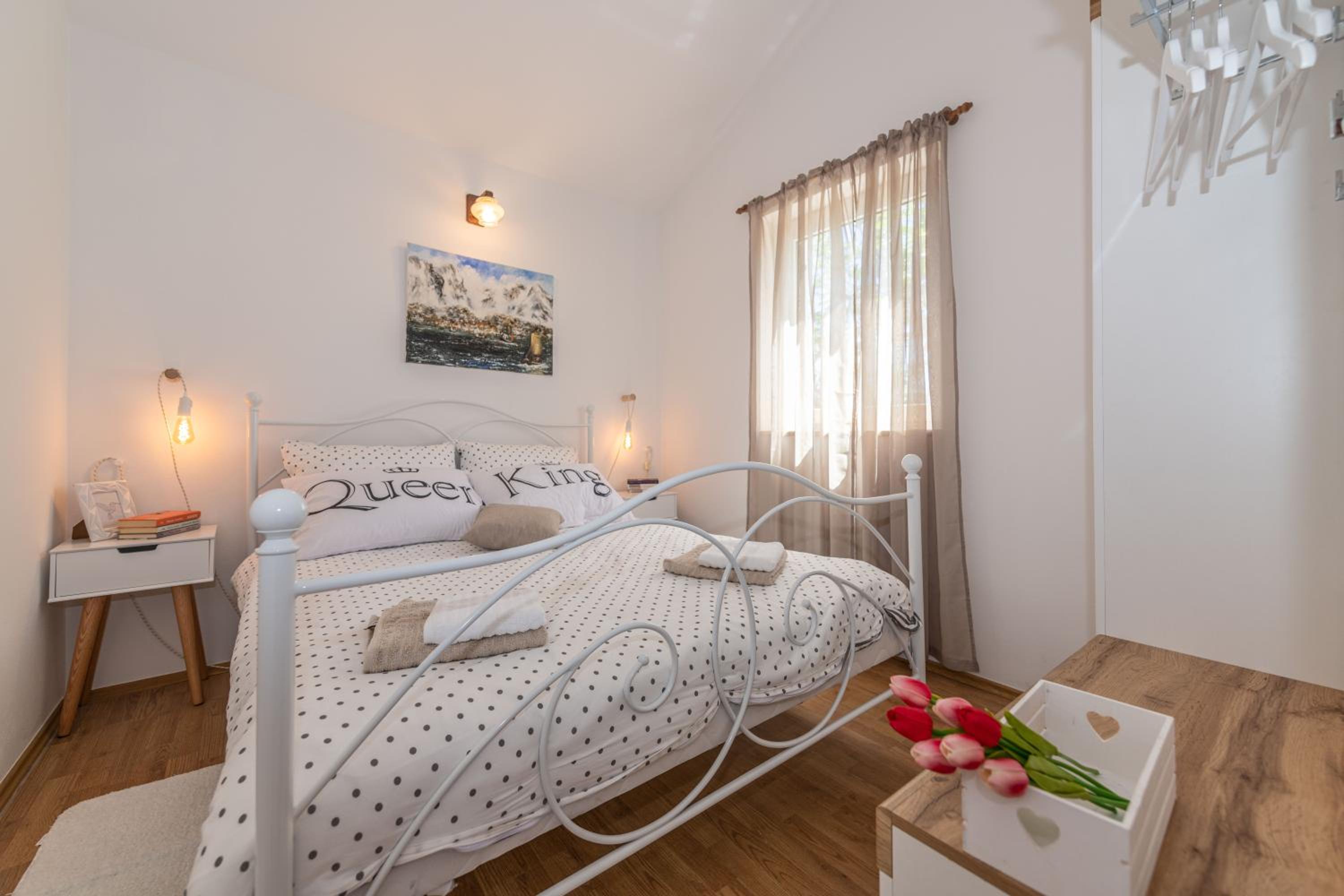 One-Bedroom House photo 1