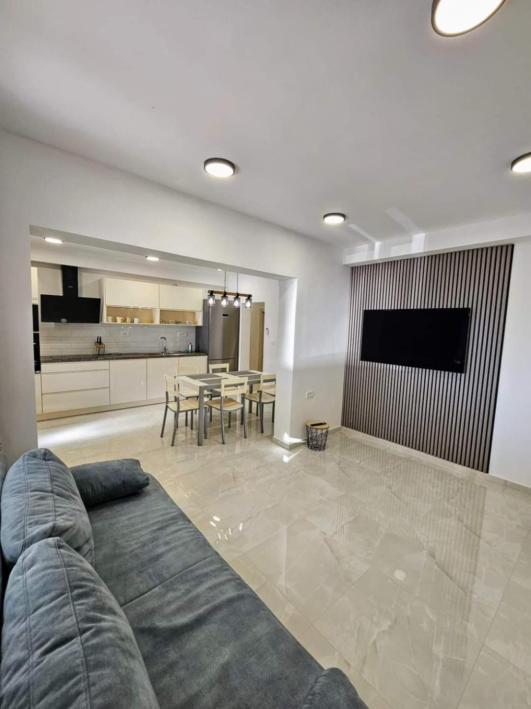 Three-Bedroom Apartment - 9 photo 1