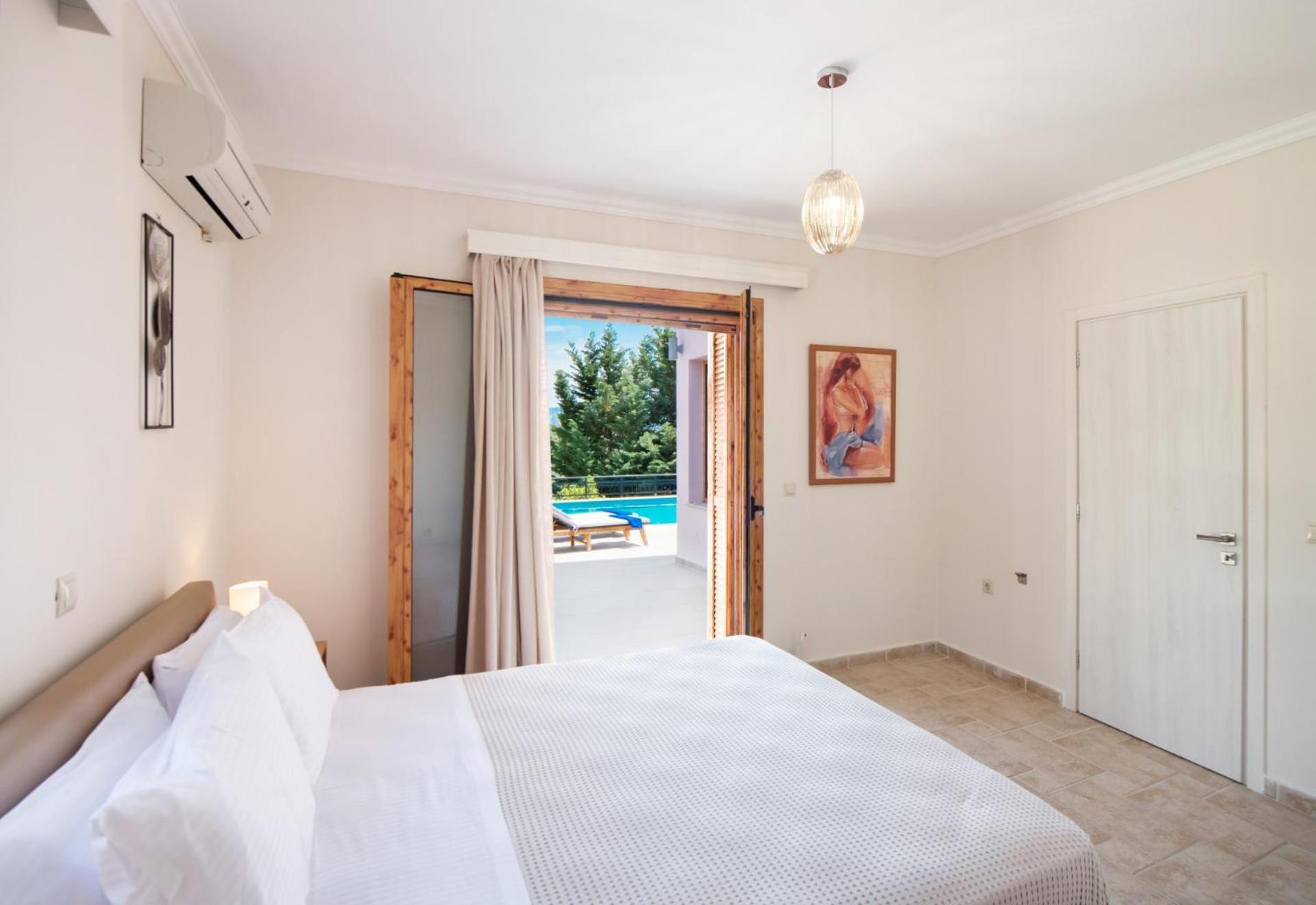 Three-Bedroom Villa photo 3