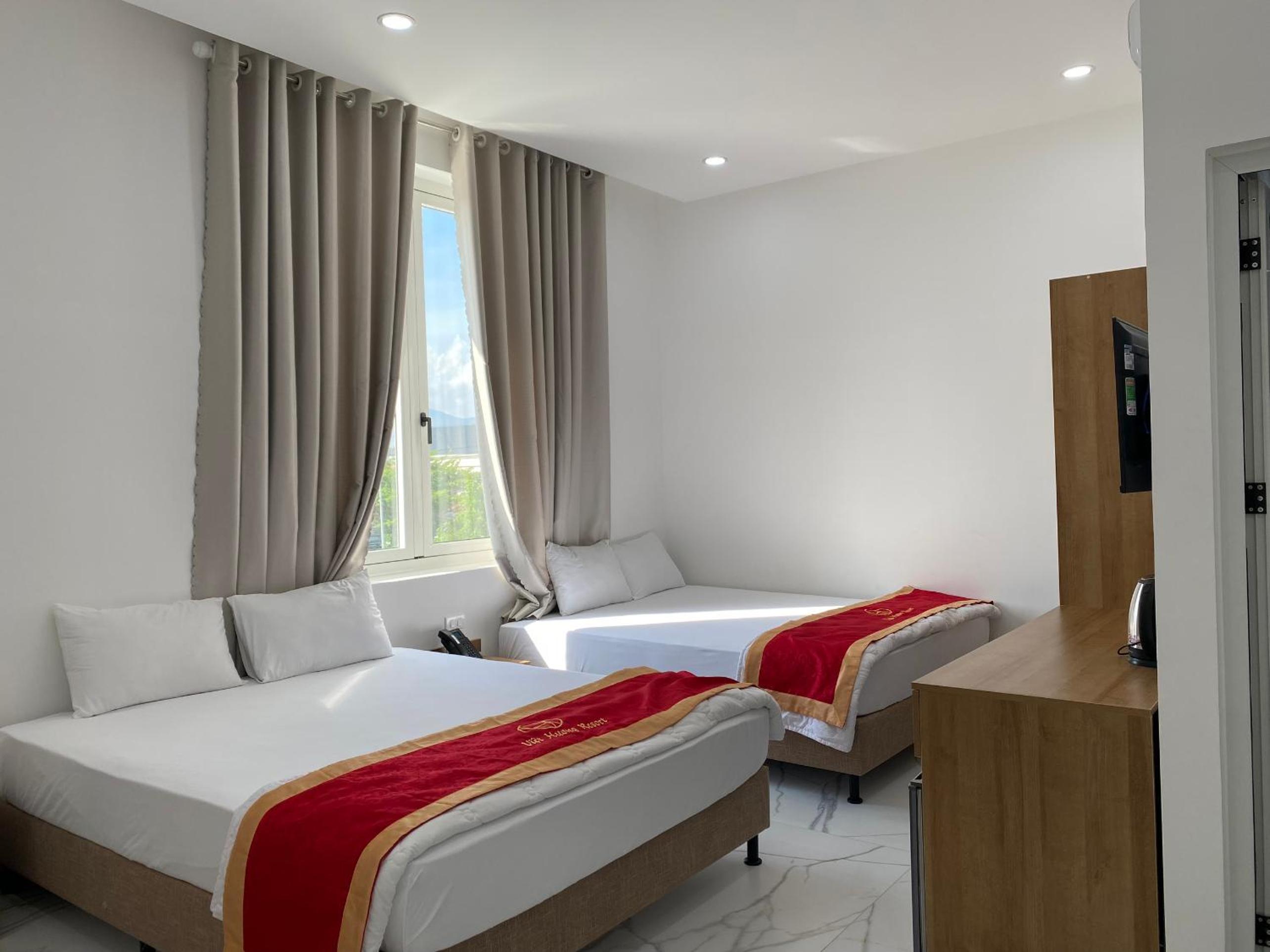 Quadruple Room - Photo 1