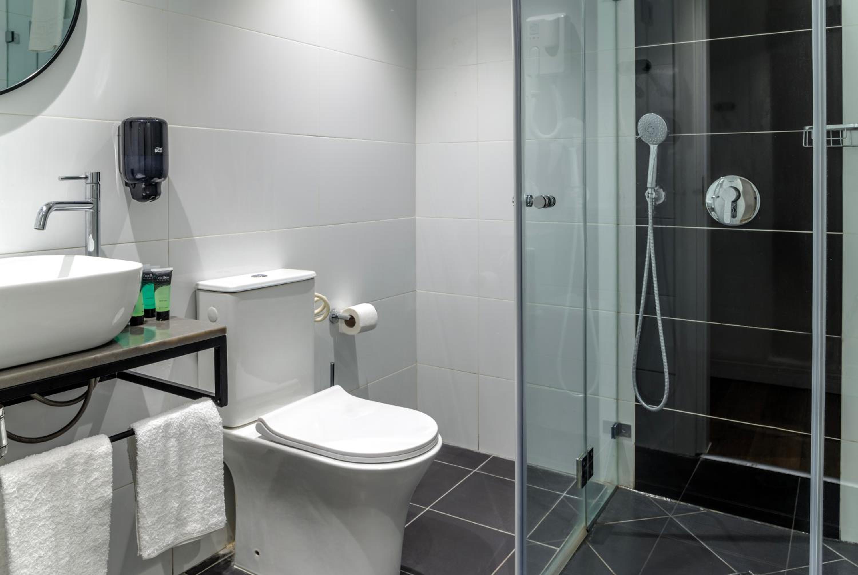 Standard Triple Room - Photo 3