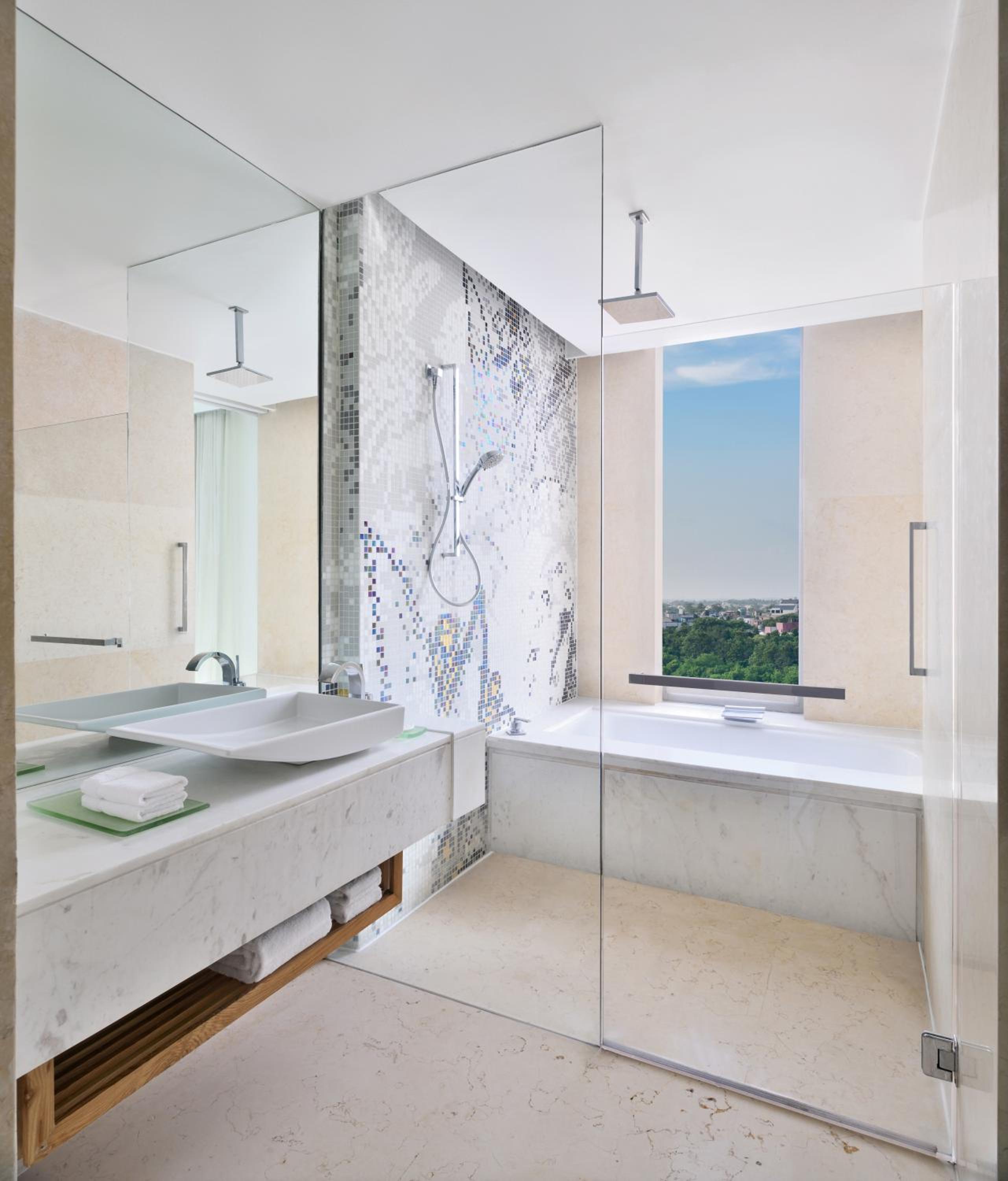 Deluxe Twin Room City View photo 3