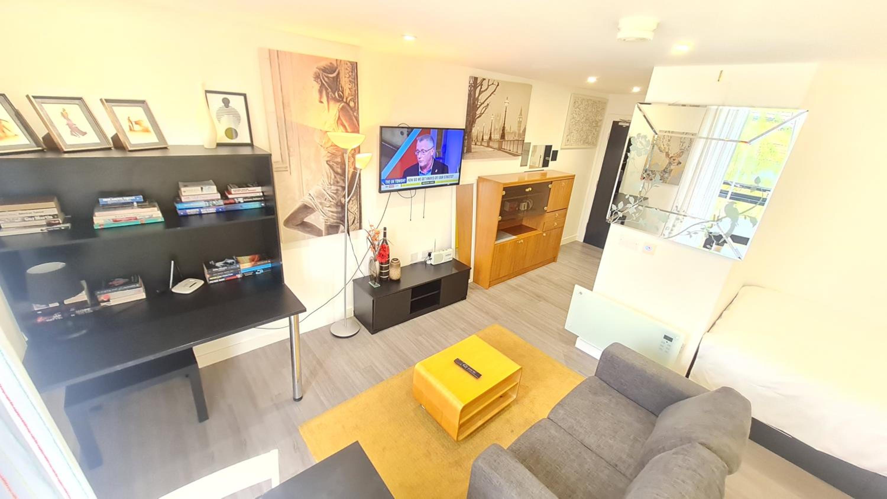 One-Bedroom Apartment