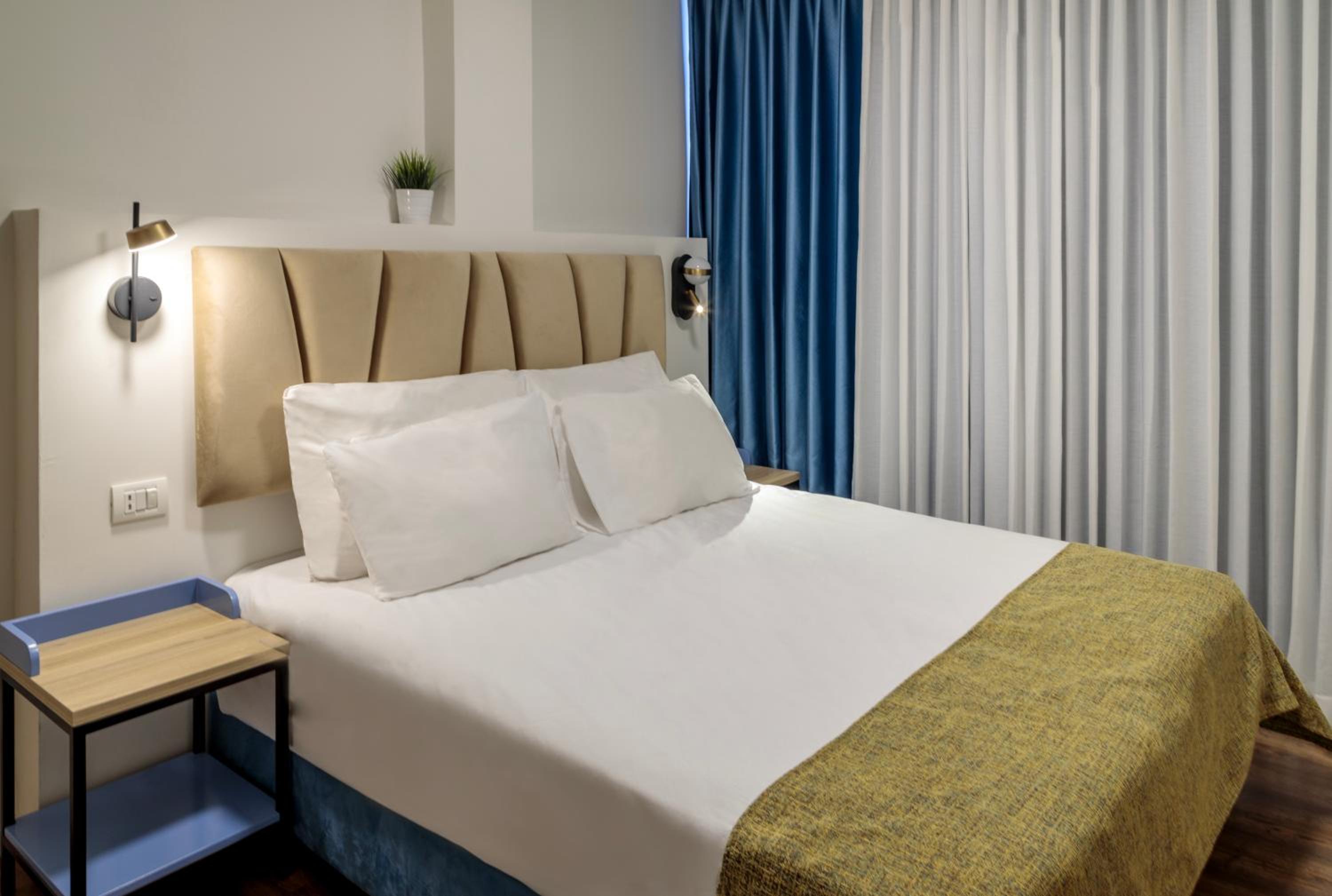 Small Double Room - Photo 1