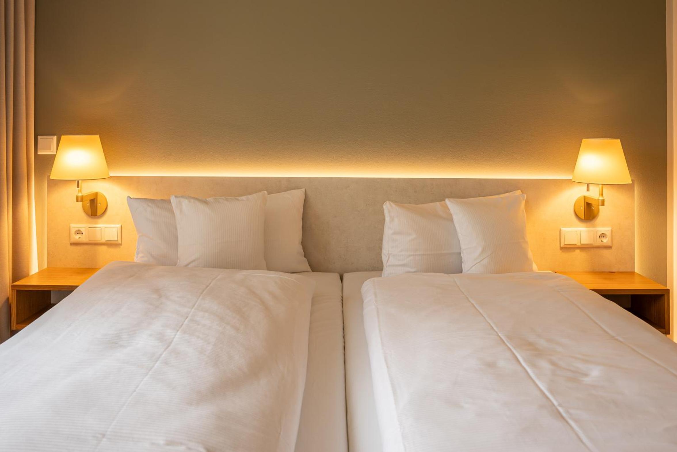 Double Room with Balcony - Photo 2