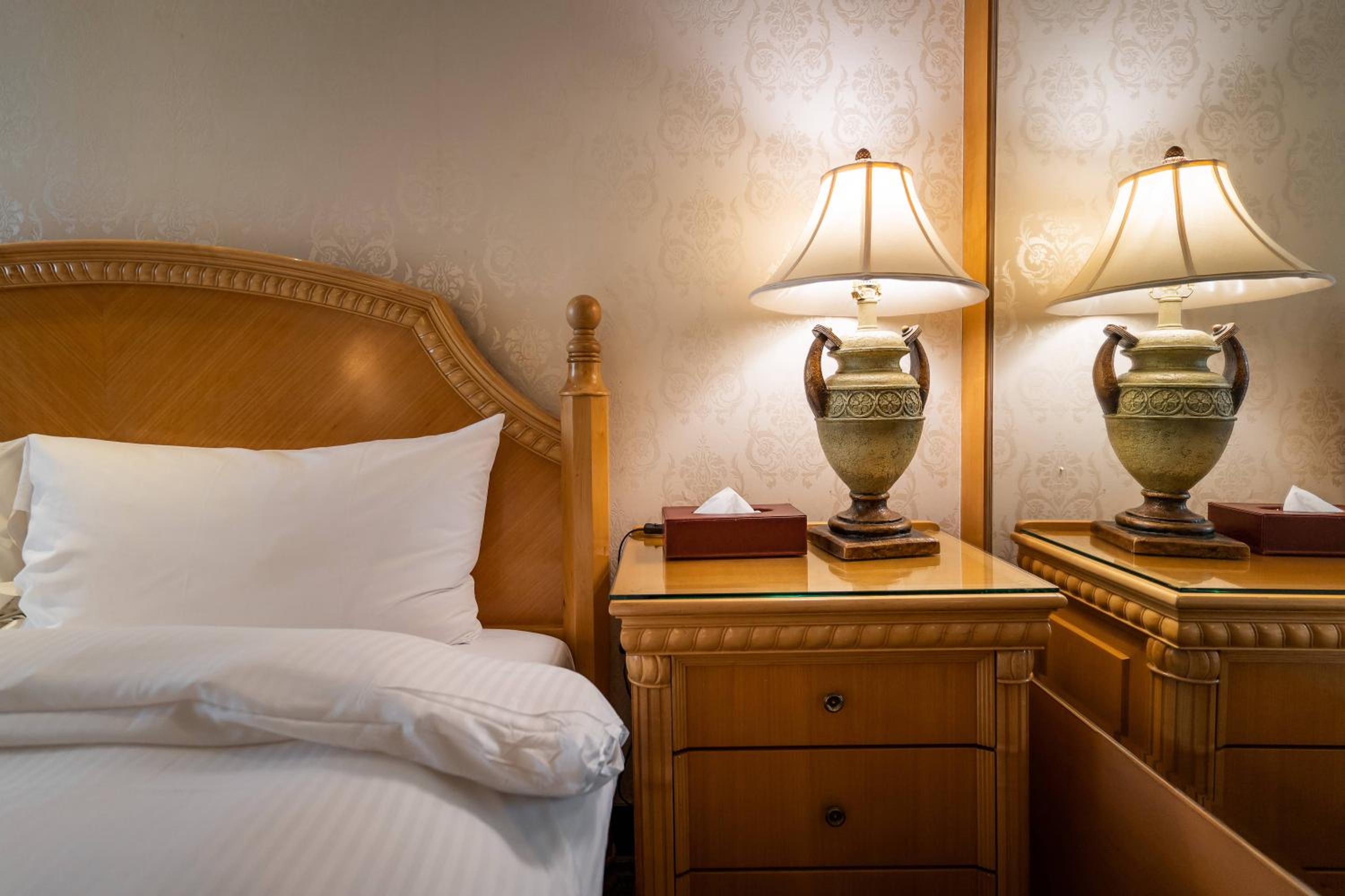 Honeymoon Suite photo 2