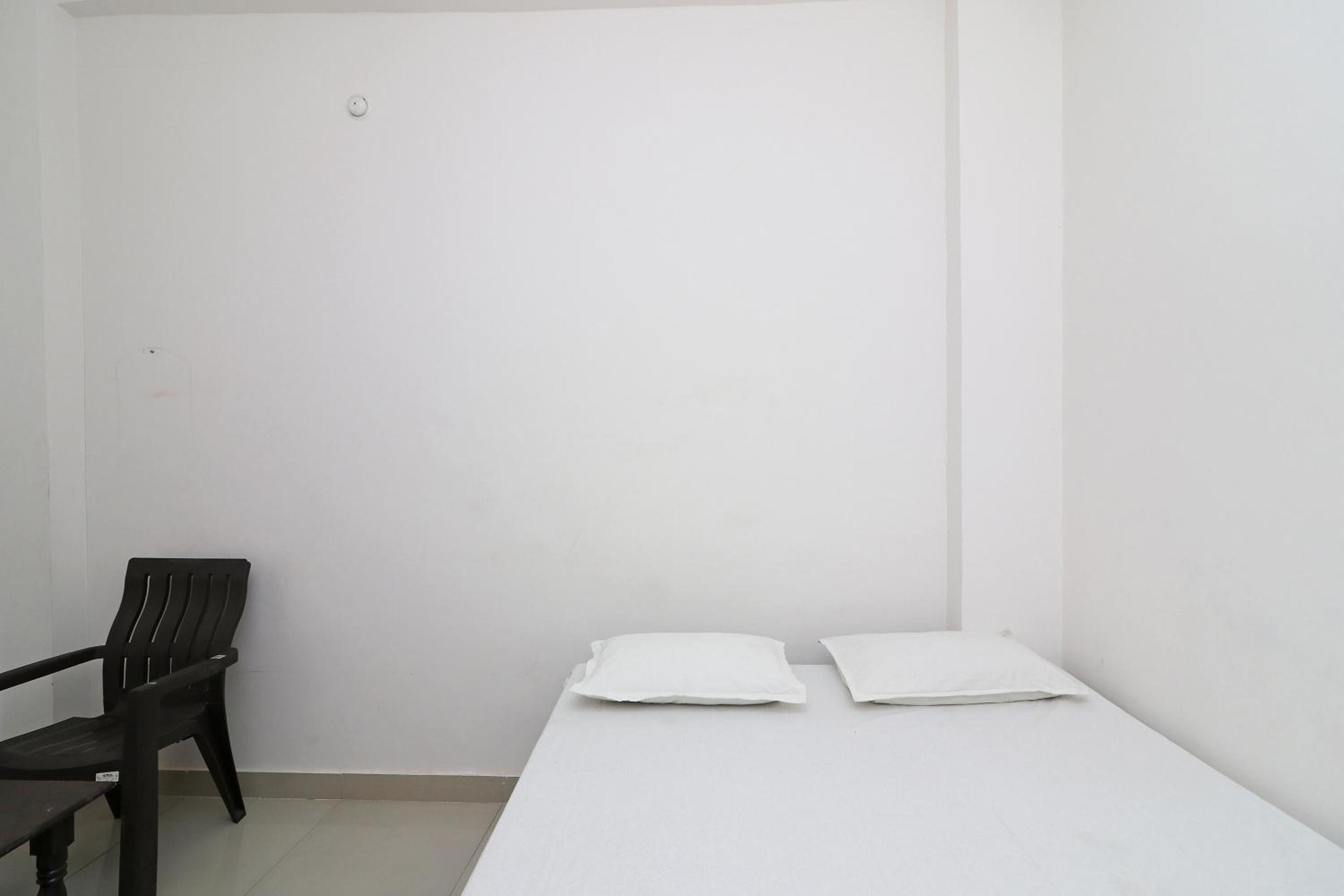 Standard Double Room photo 3