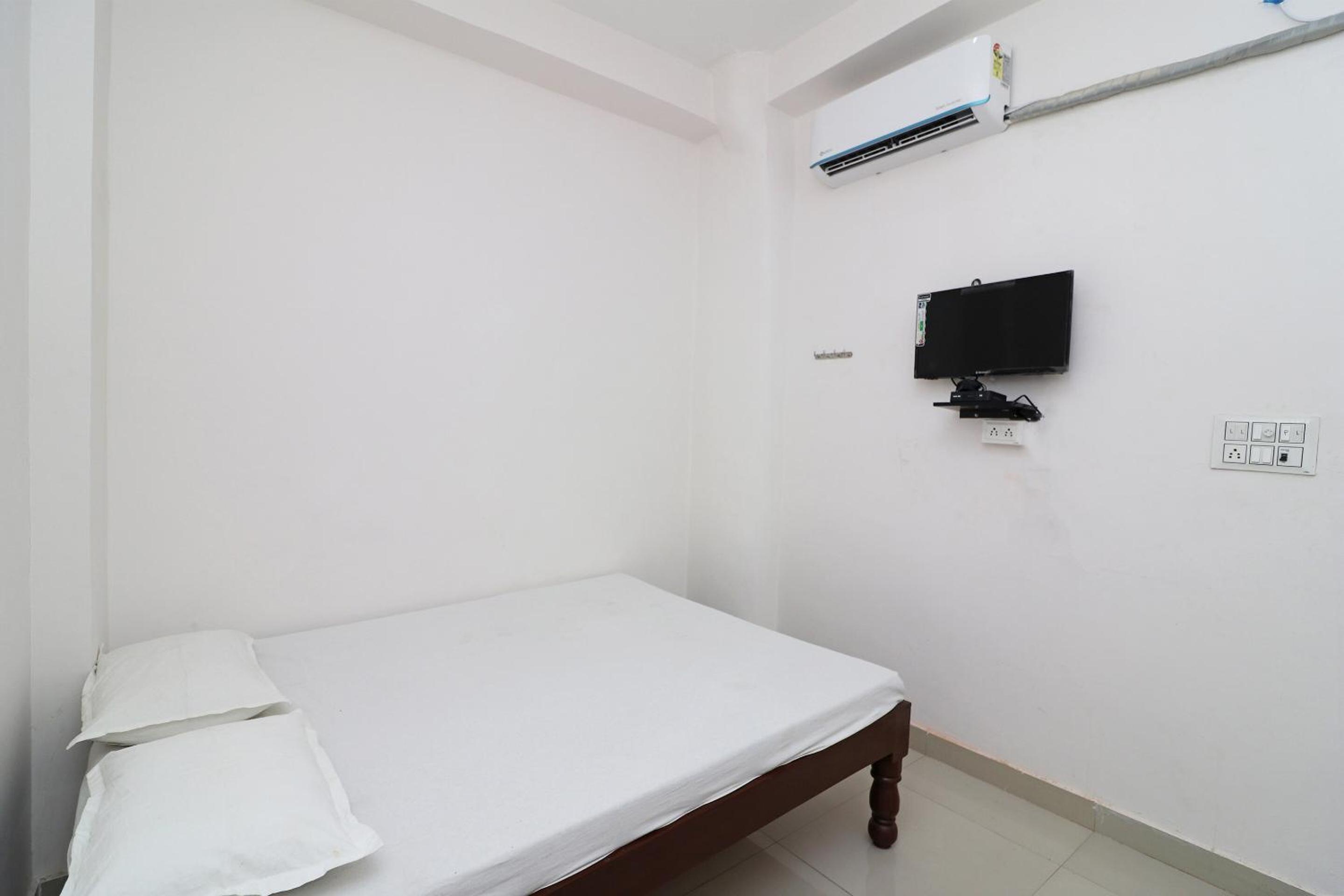 Standard Double Room photo 2