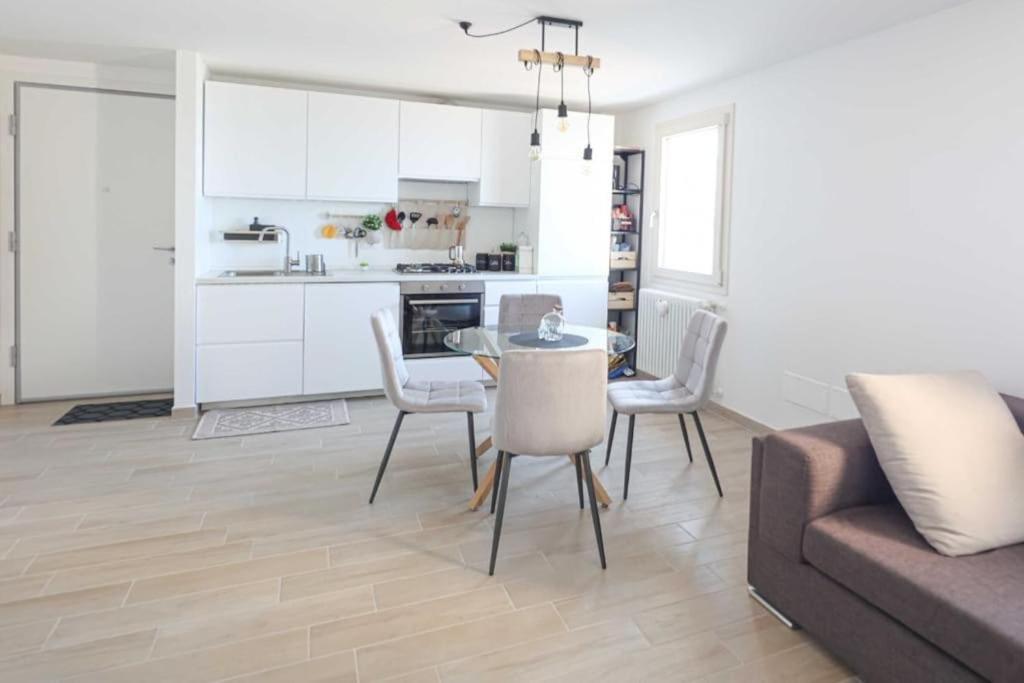 One-Bedroom House photo 1