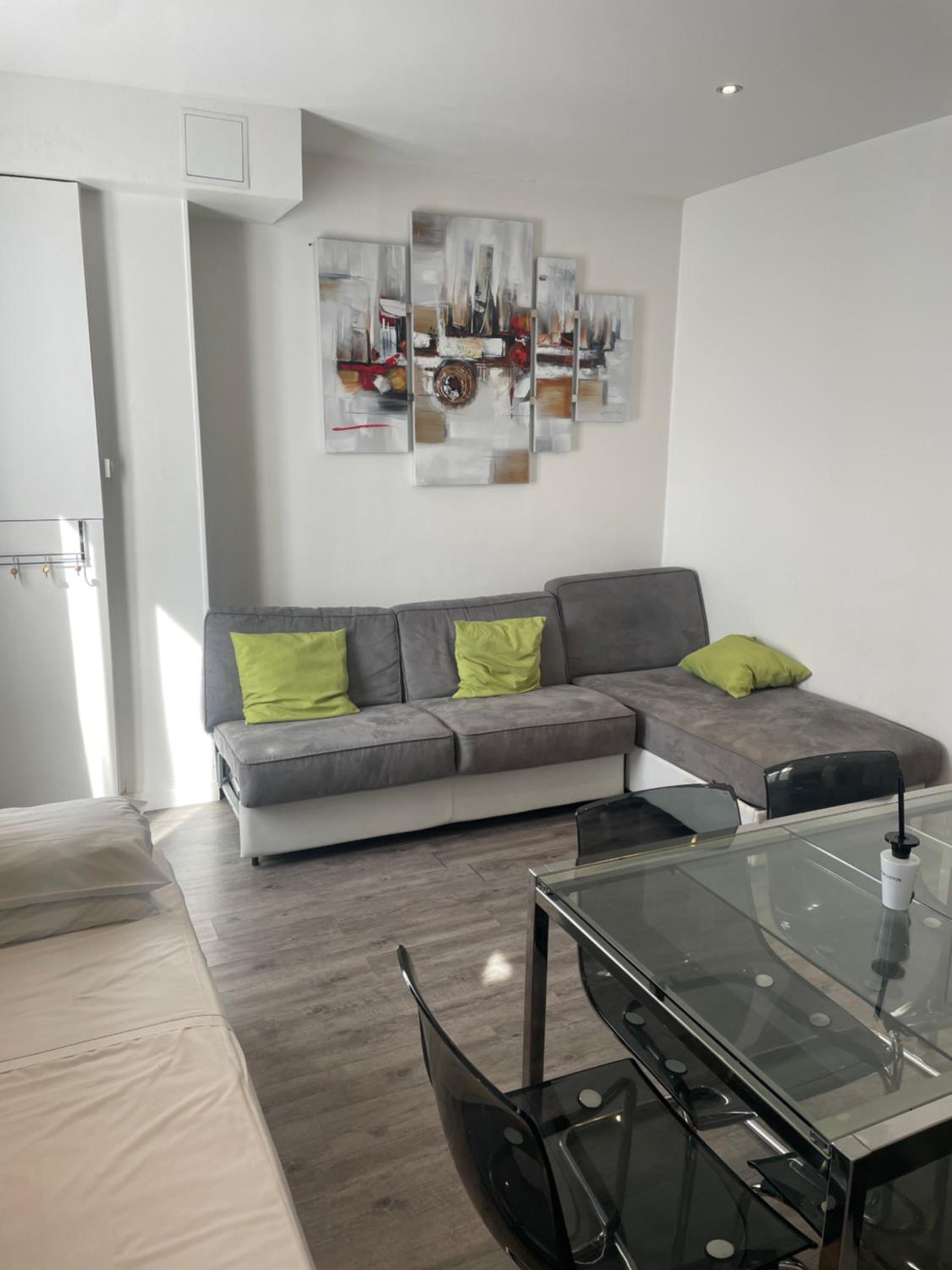 Apartment photo 2