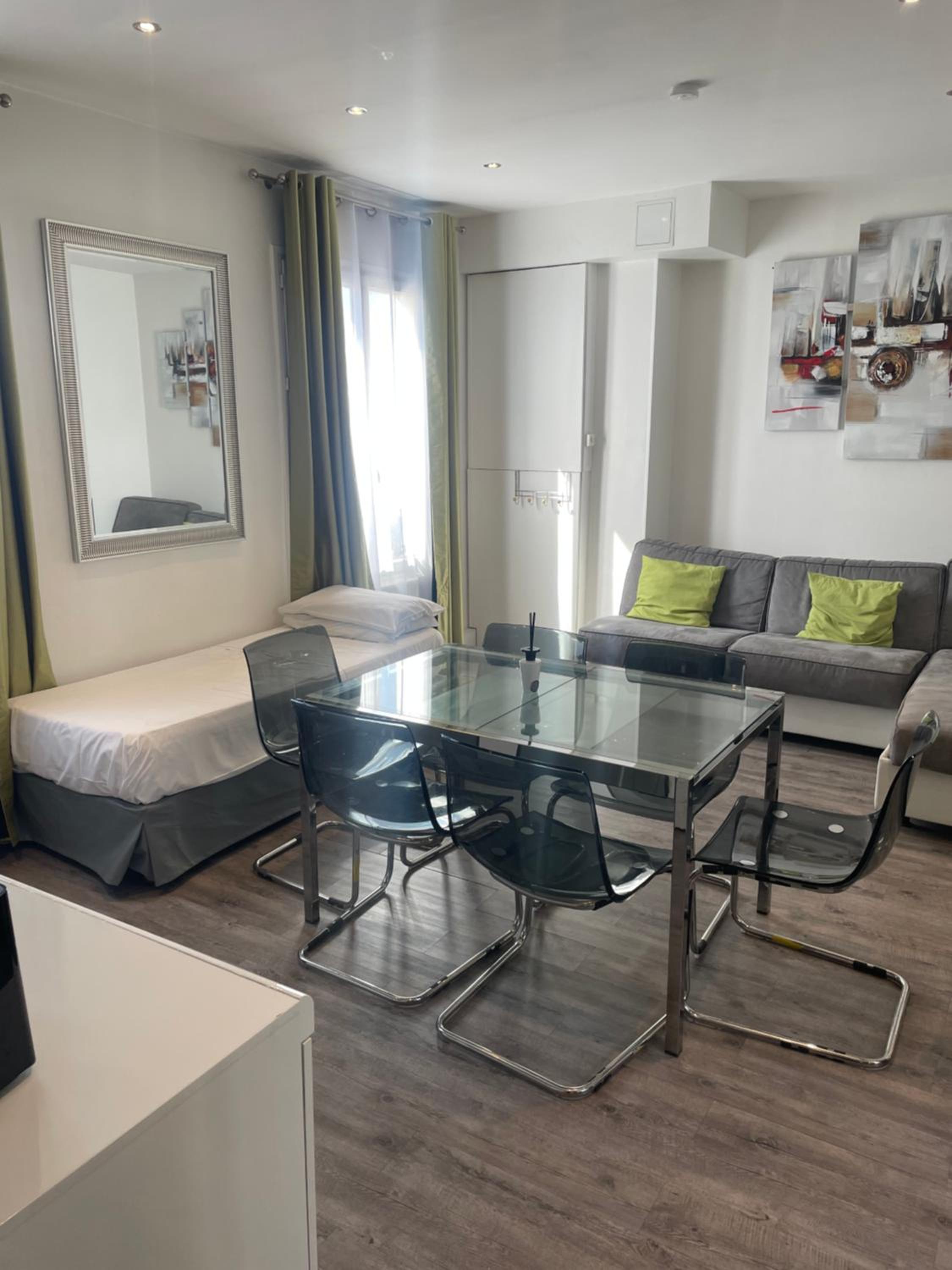 Apartment photo 1