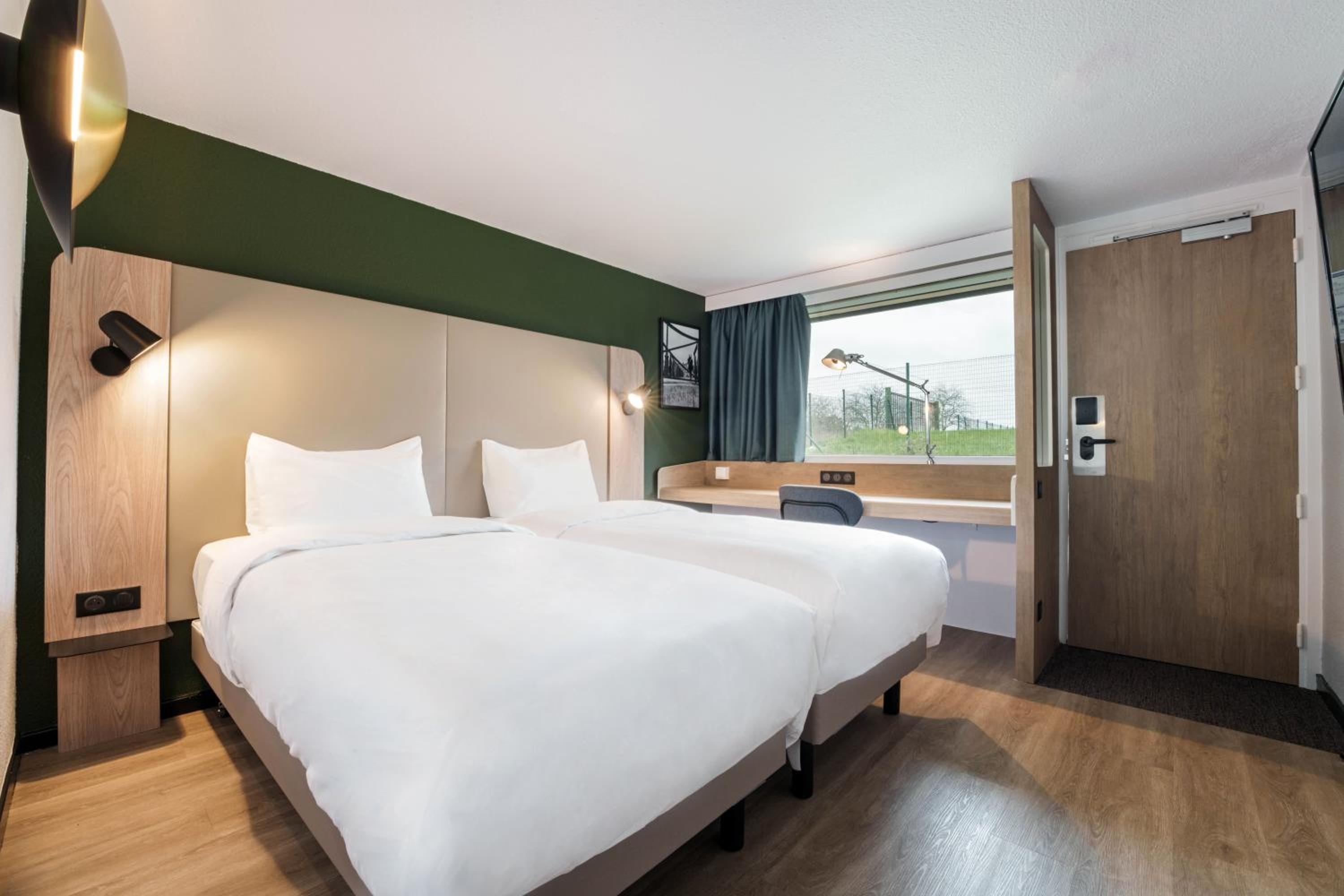 Standard Room - 2 Single Beds photo 1