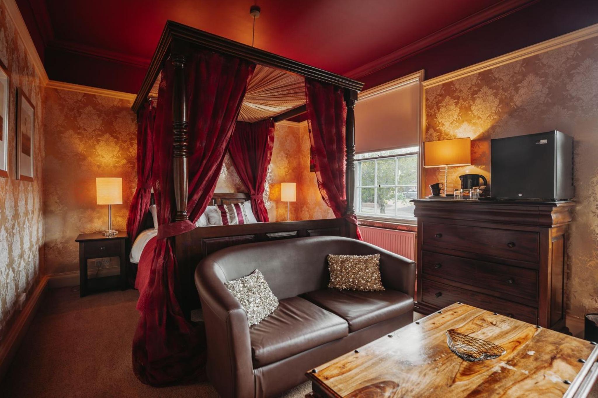 Deluxe King Room - Photo 3