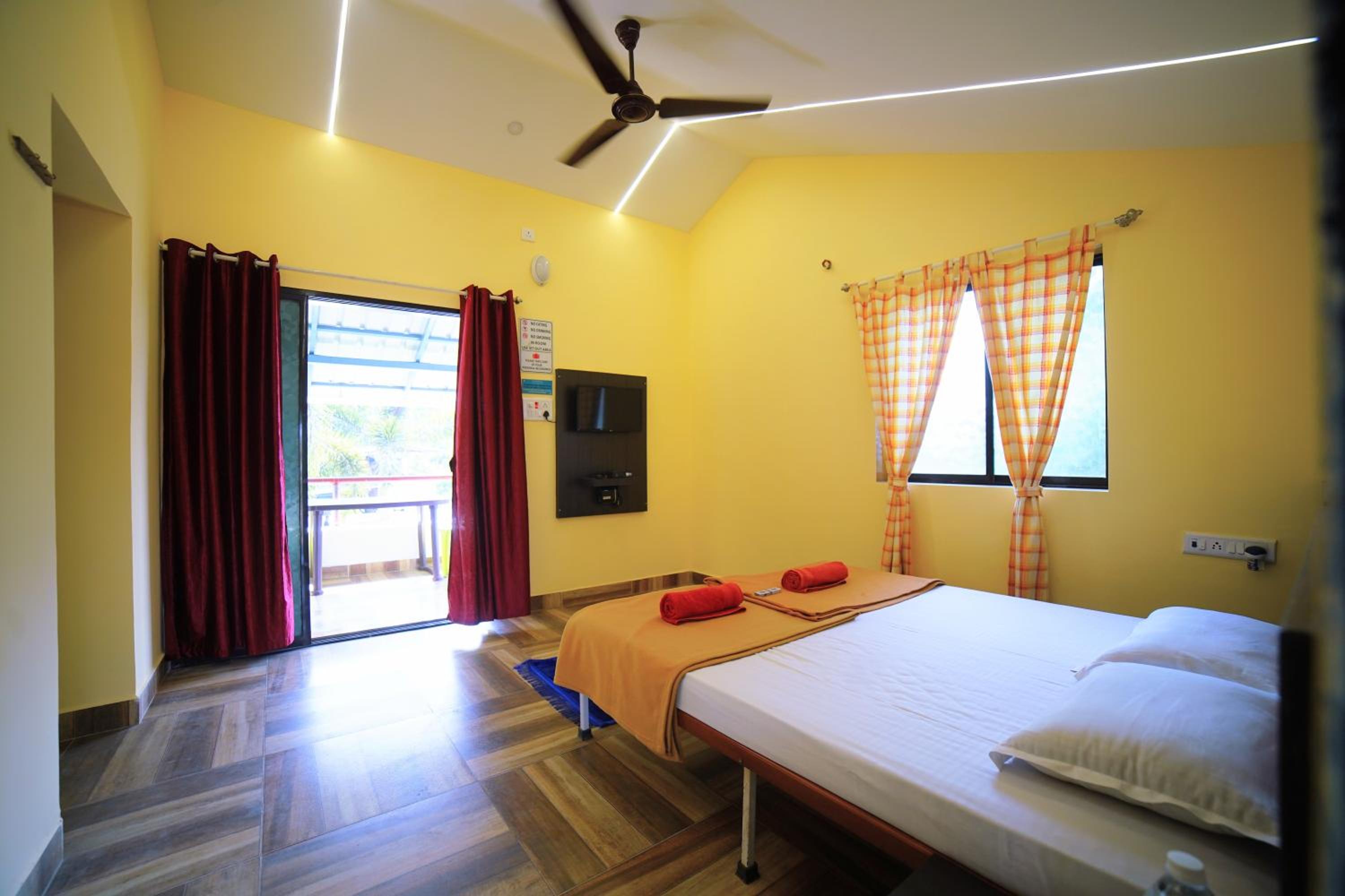 Triple Room with Pool View photo 1