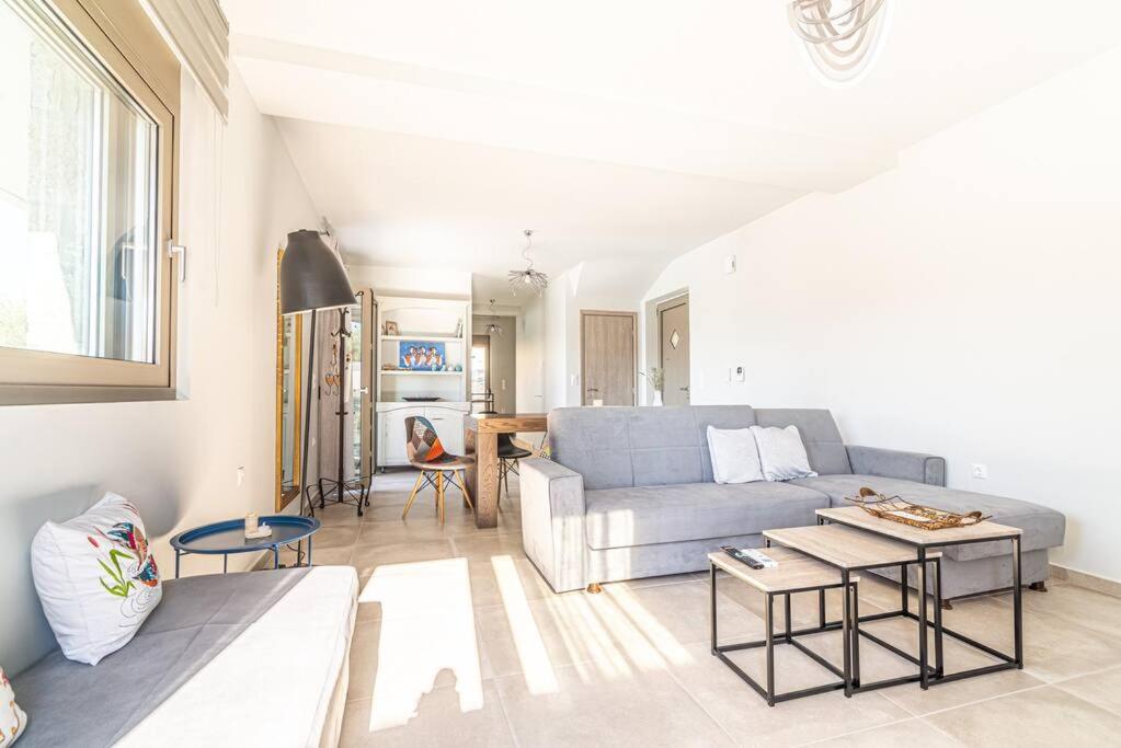 Three-Bedroom Villa photo 2