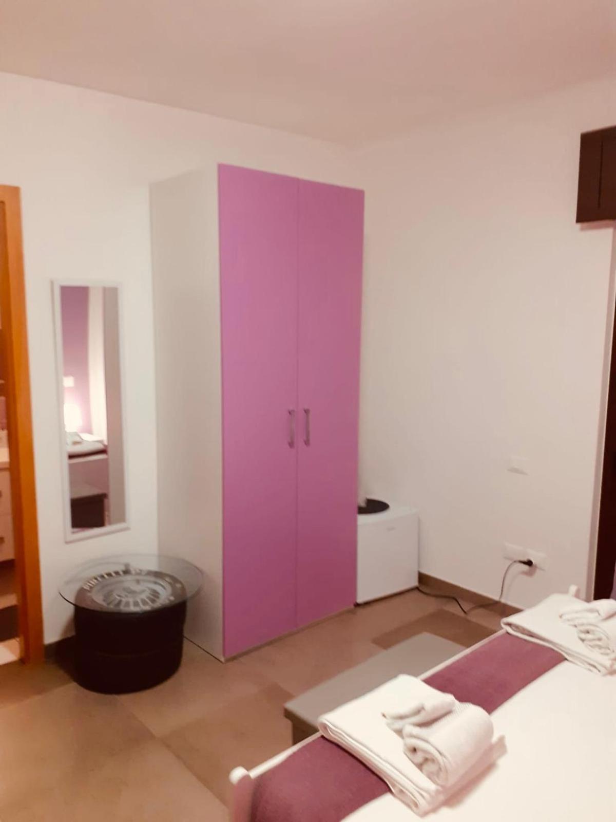 Large Double Room photo 2