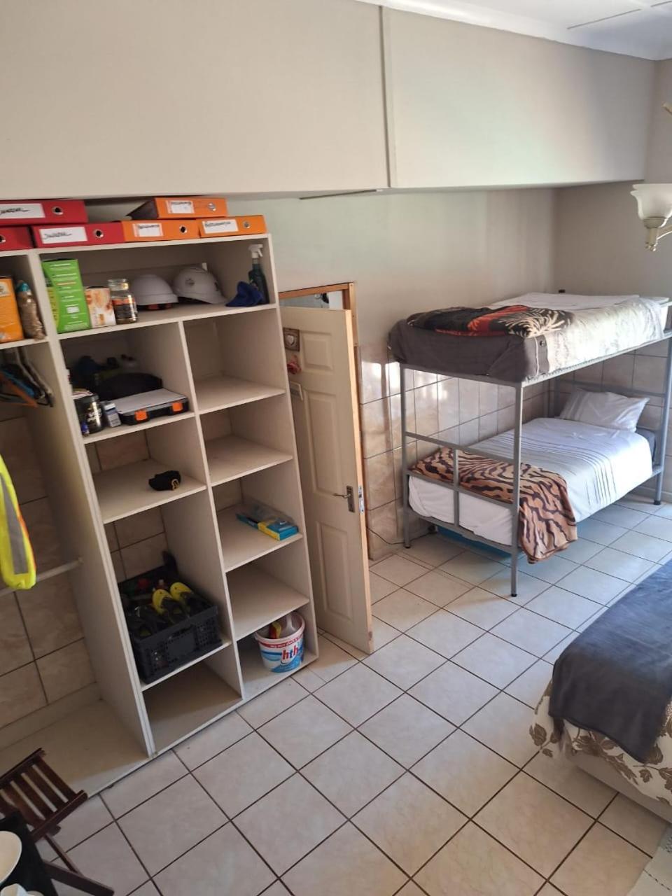 Family Room with Private Bathroom - Photo 3