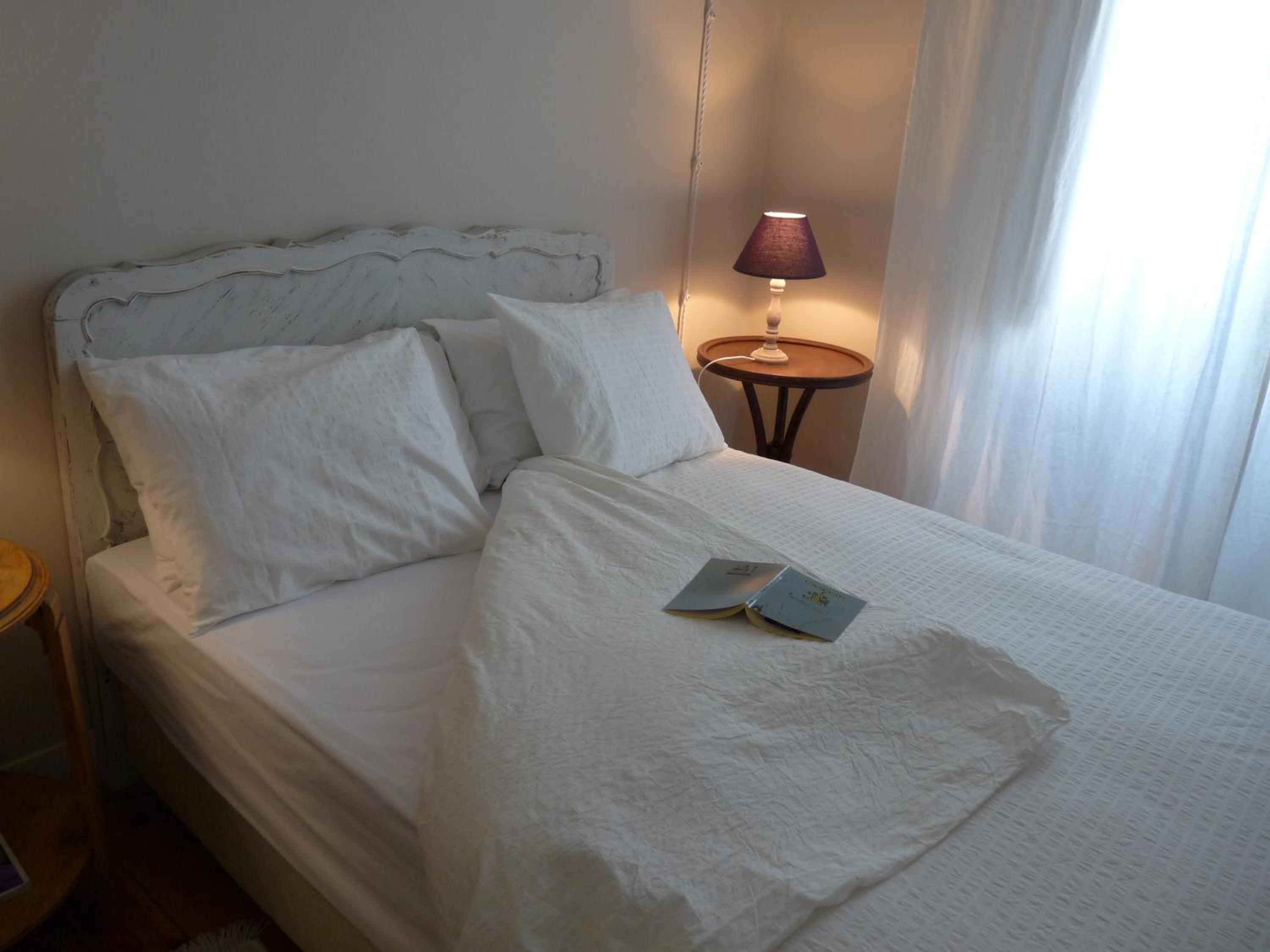 Double Room with Private External Bathroom - Photo 3