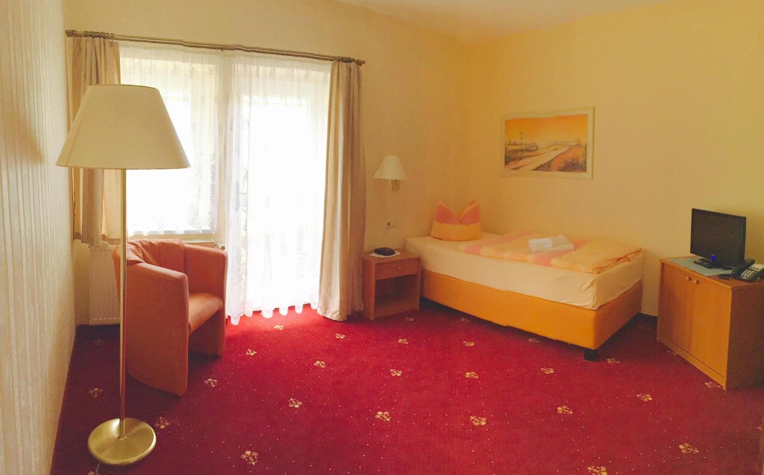 Single Room photo 2