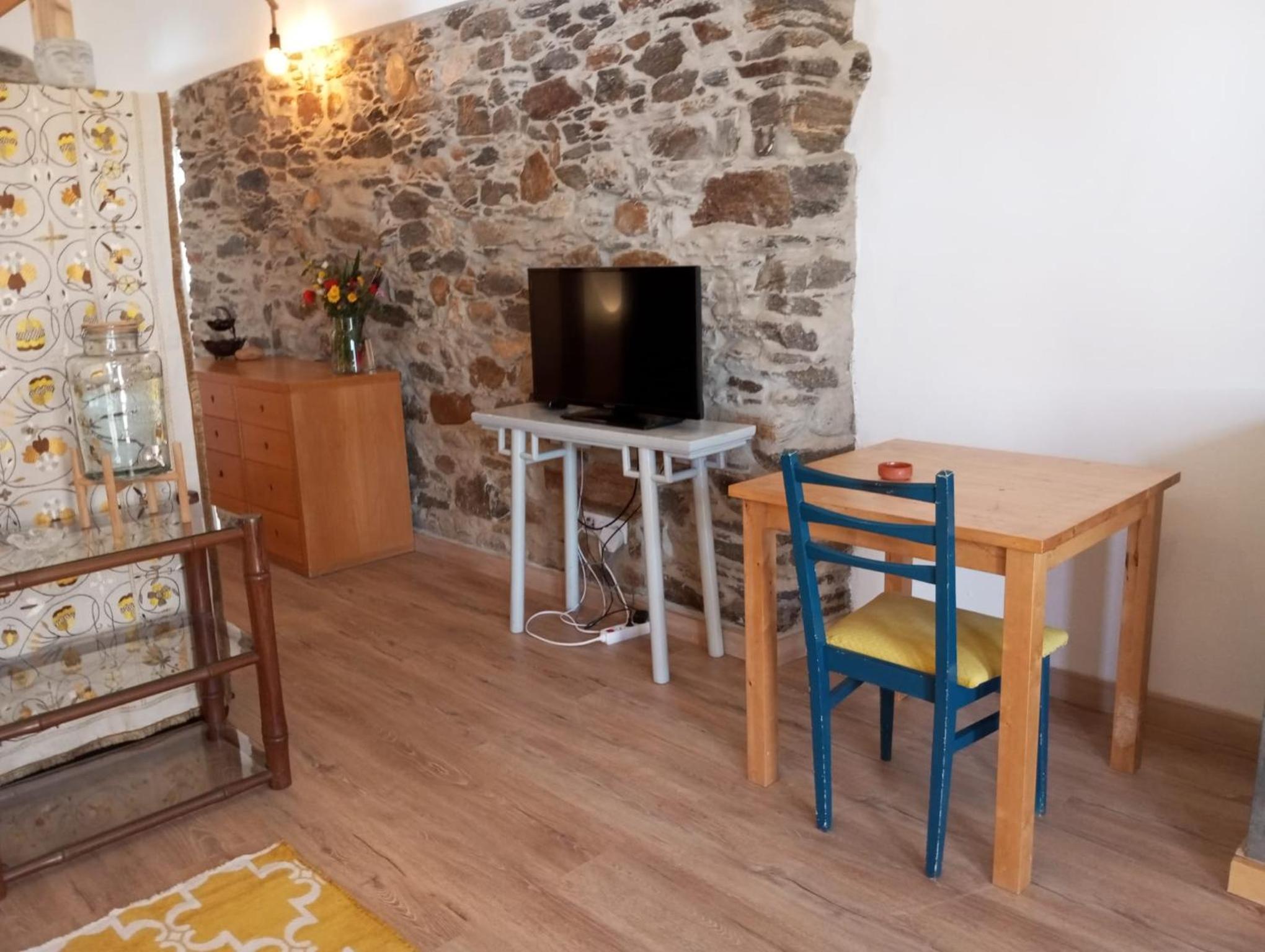 One-Bedroom House - Photo 22