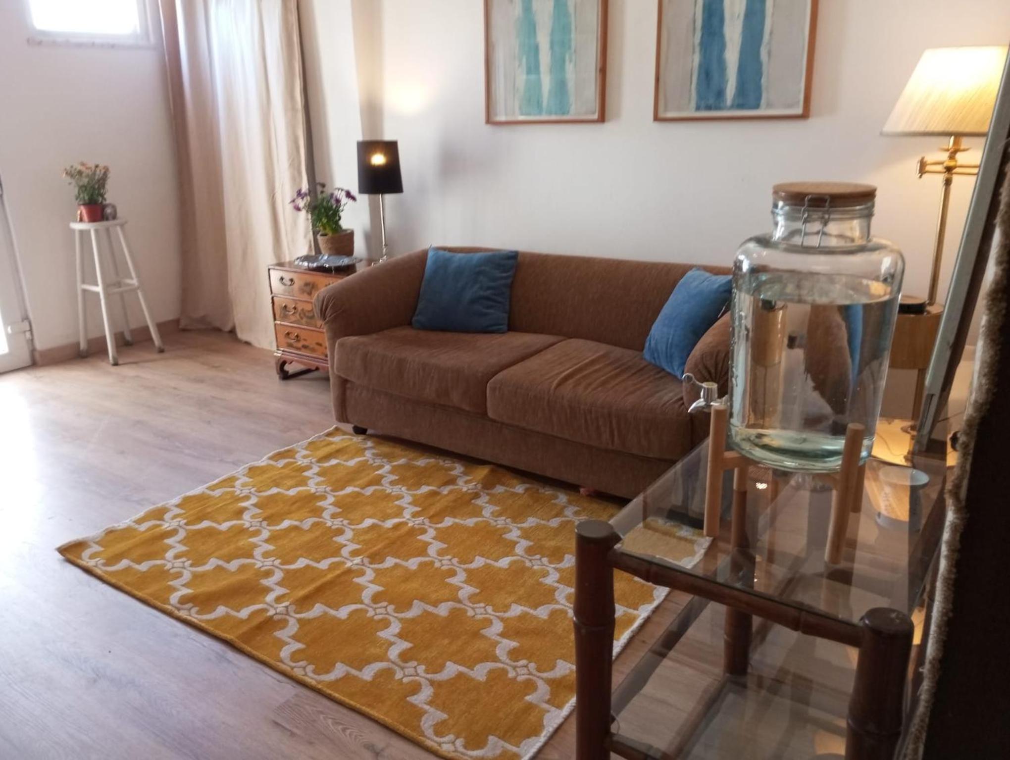 One-Bedroom House - Photo 9