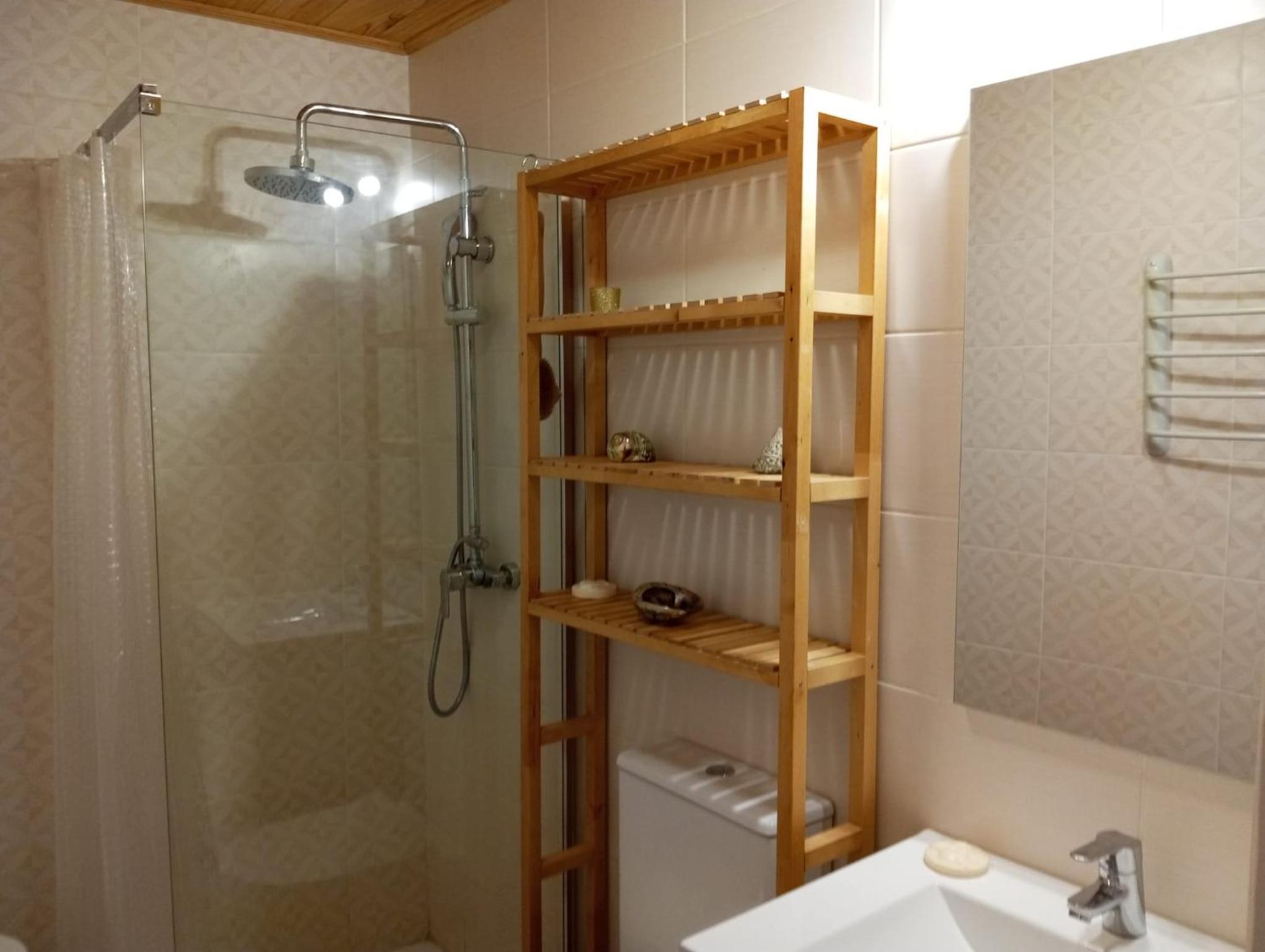 One-Bedroom House - Photo 6