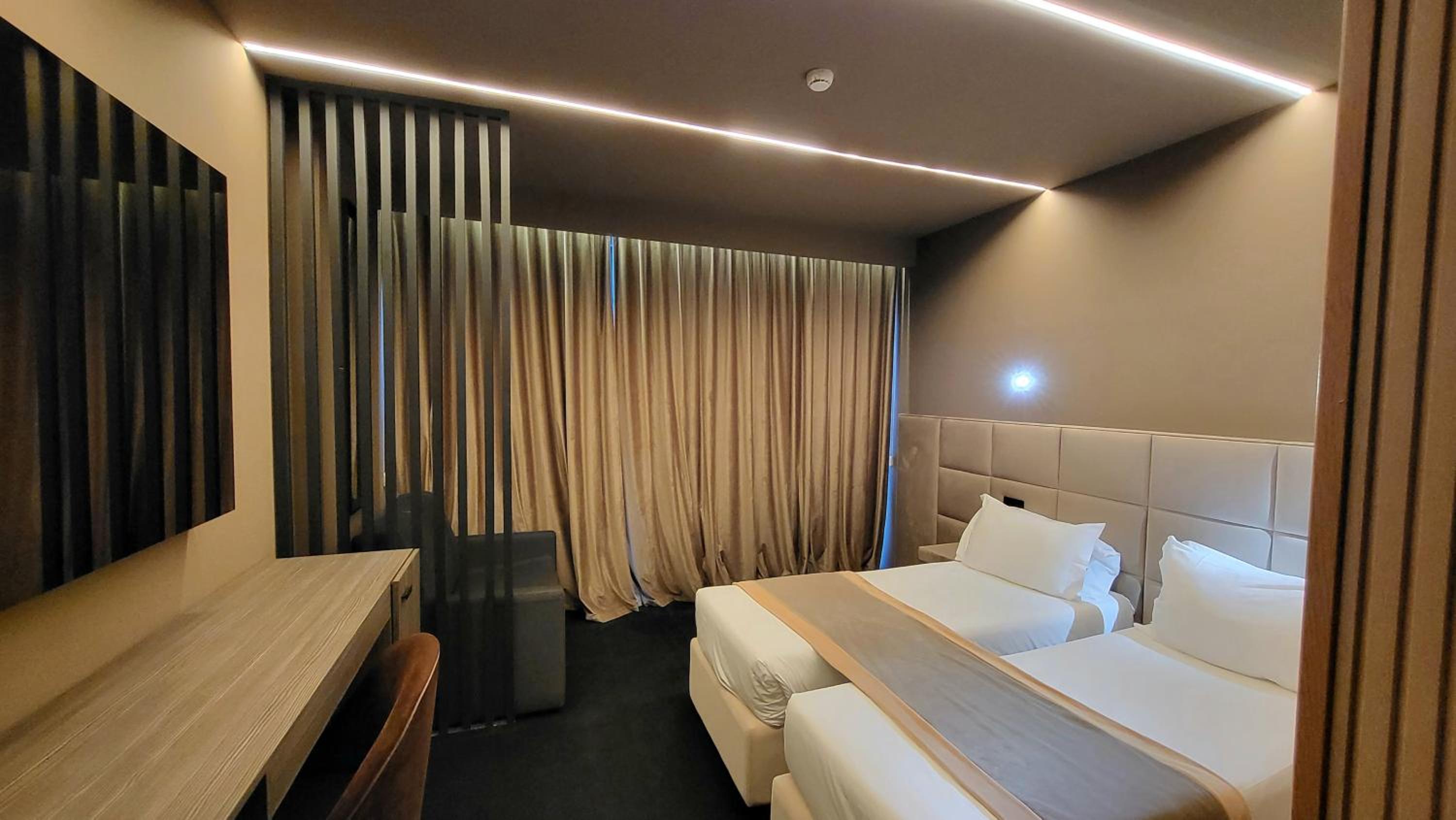 Superior Double or Twin Room photo 2