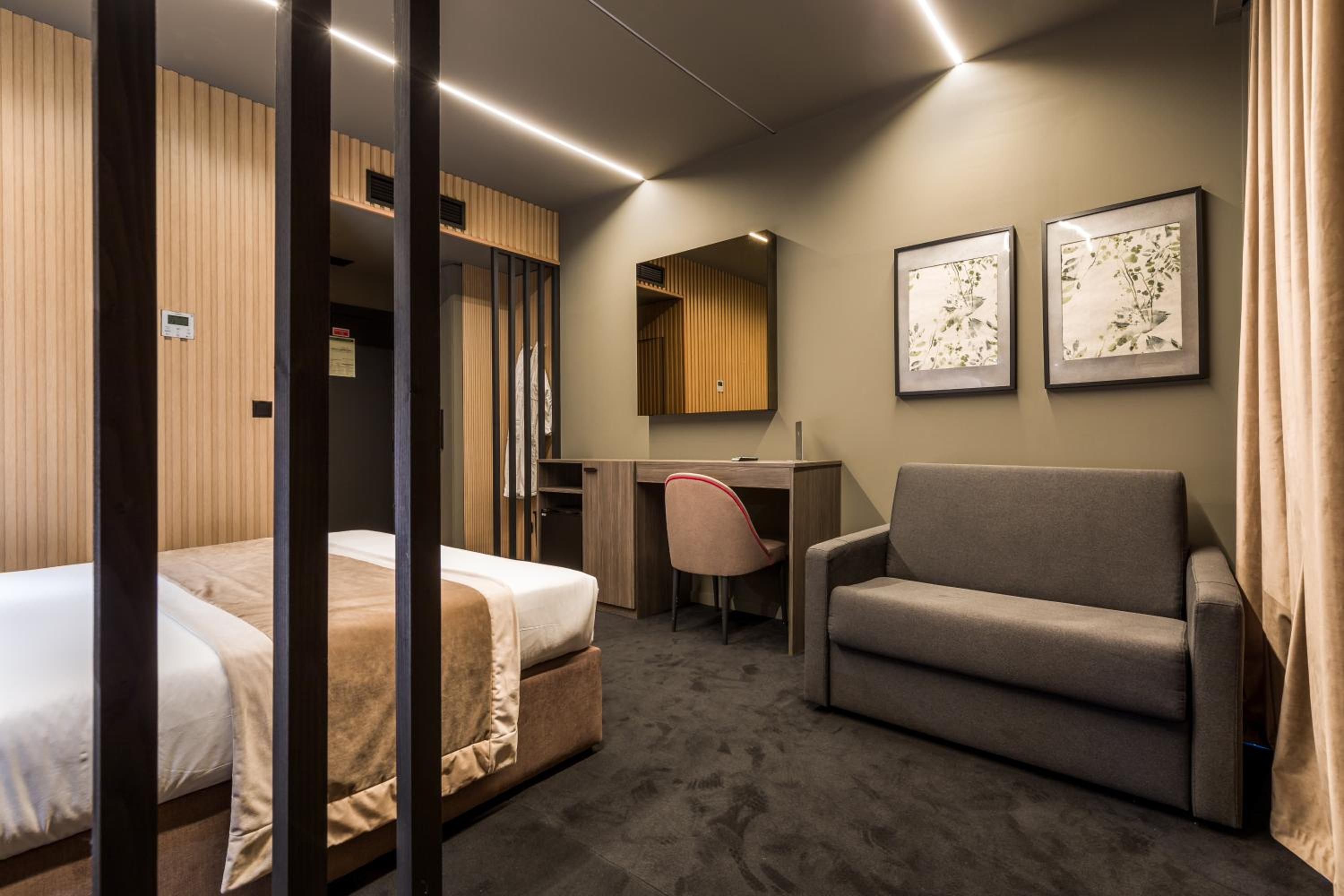 Superior Double or Twin Room photo 3