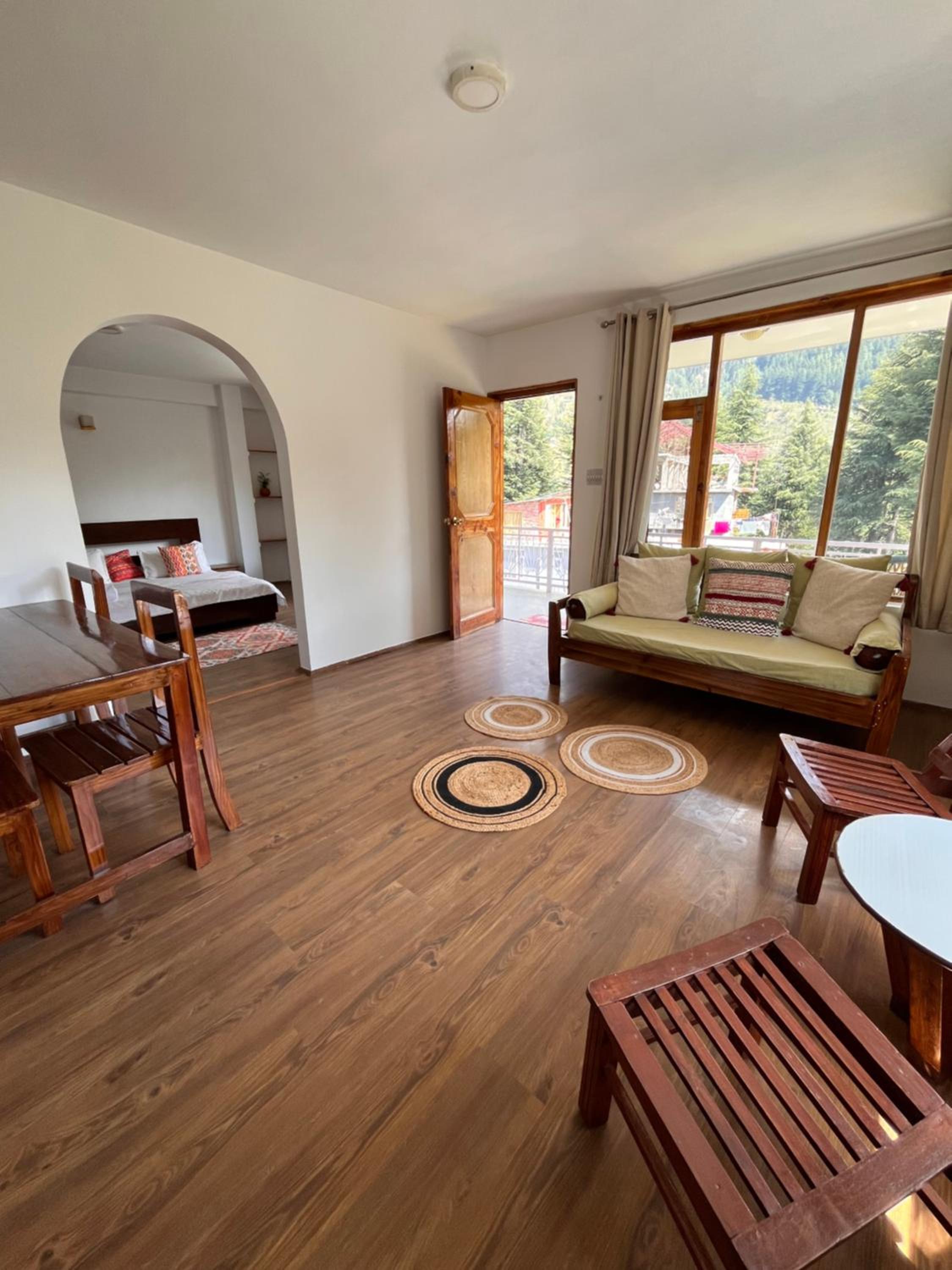 Apartment With Mountain View