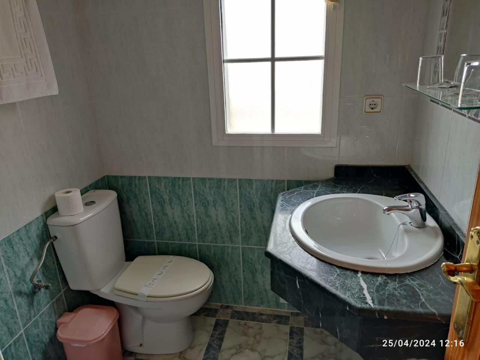 Twin Room with Balcony photo 3