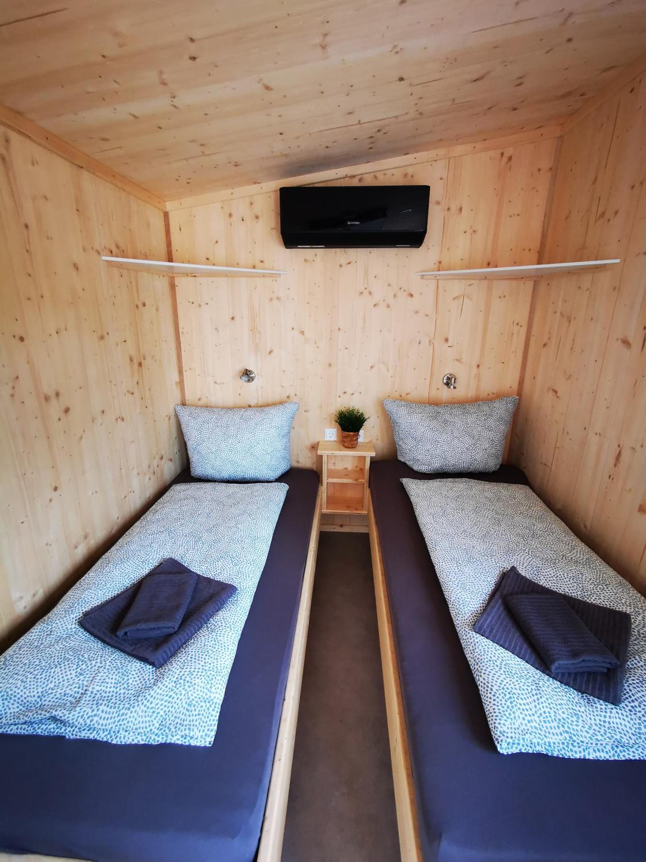 Mobile Home photo 1