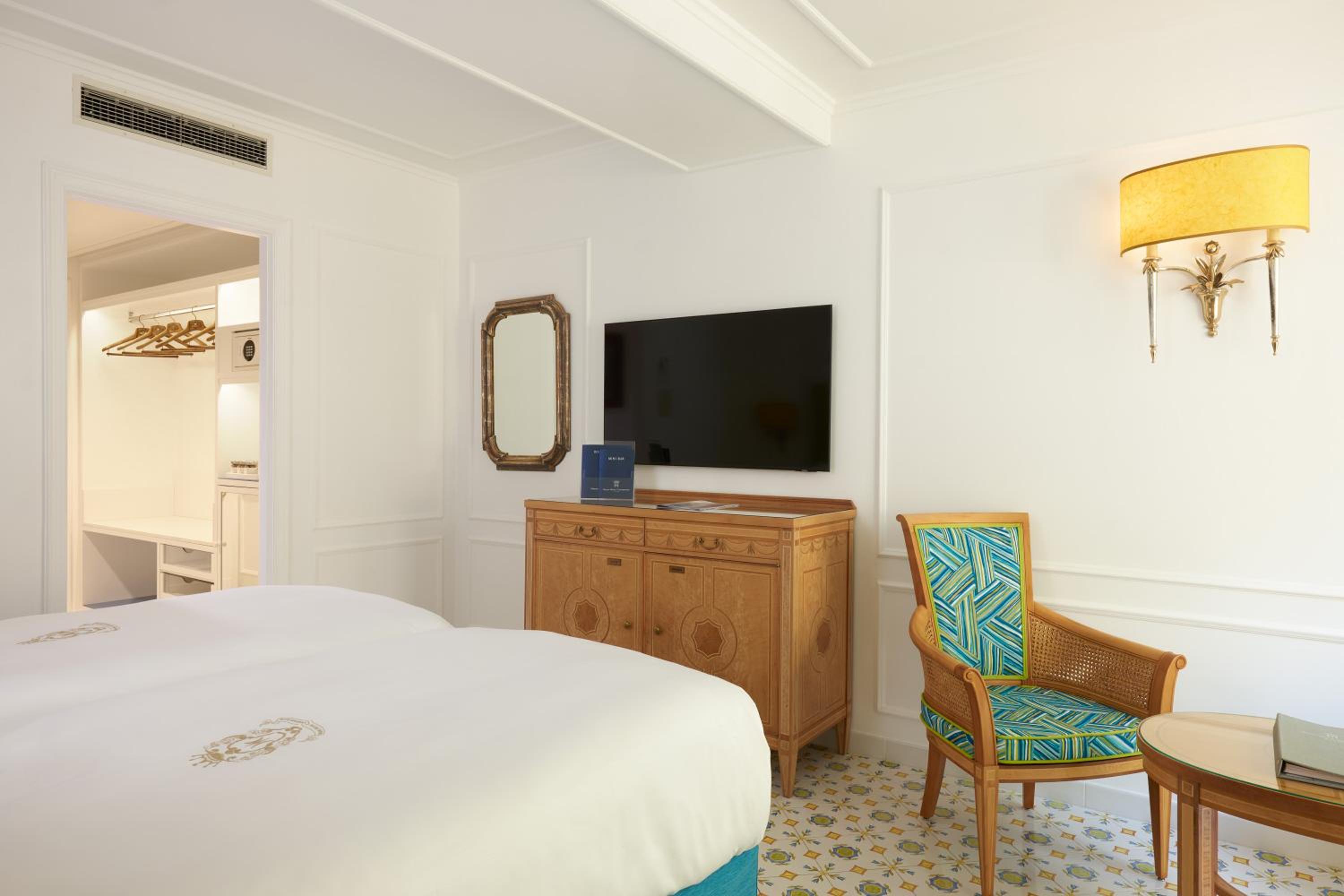Classic Double or Twin Room - Photo 2