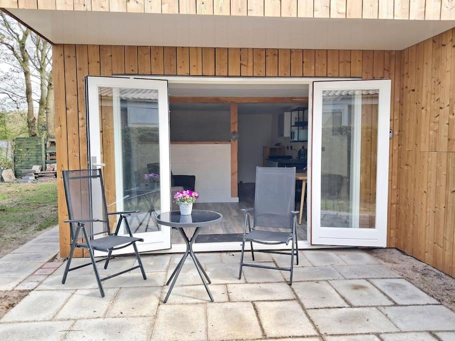 One-Bedroom House photo 2