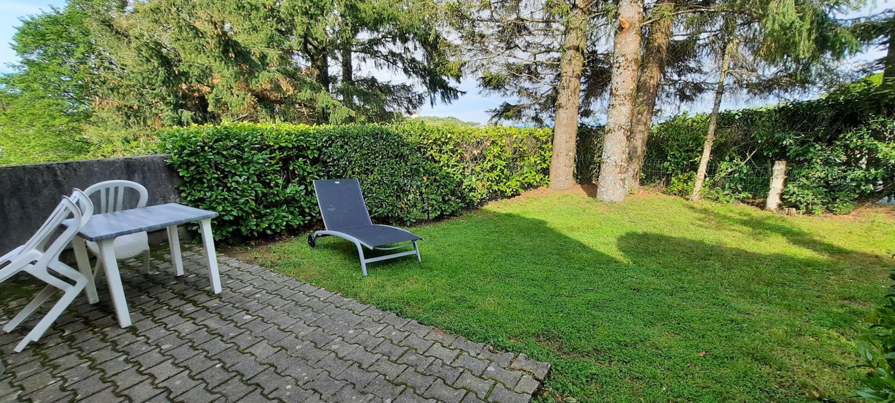 One-Bedroom Apartment with Garden photo 1