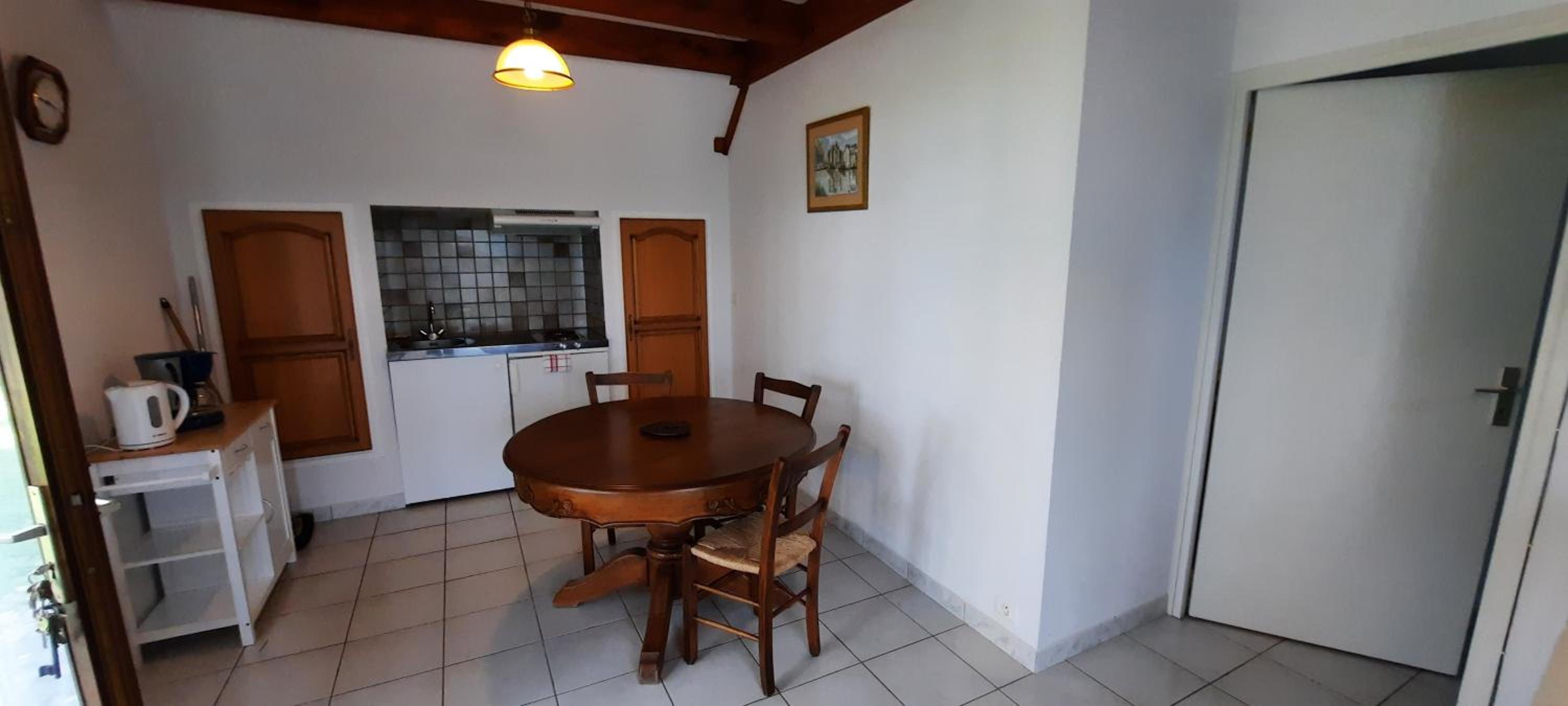 One-Bedroom Apartment with Garden photo 3