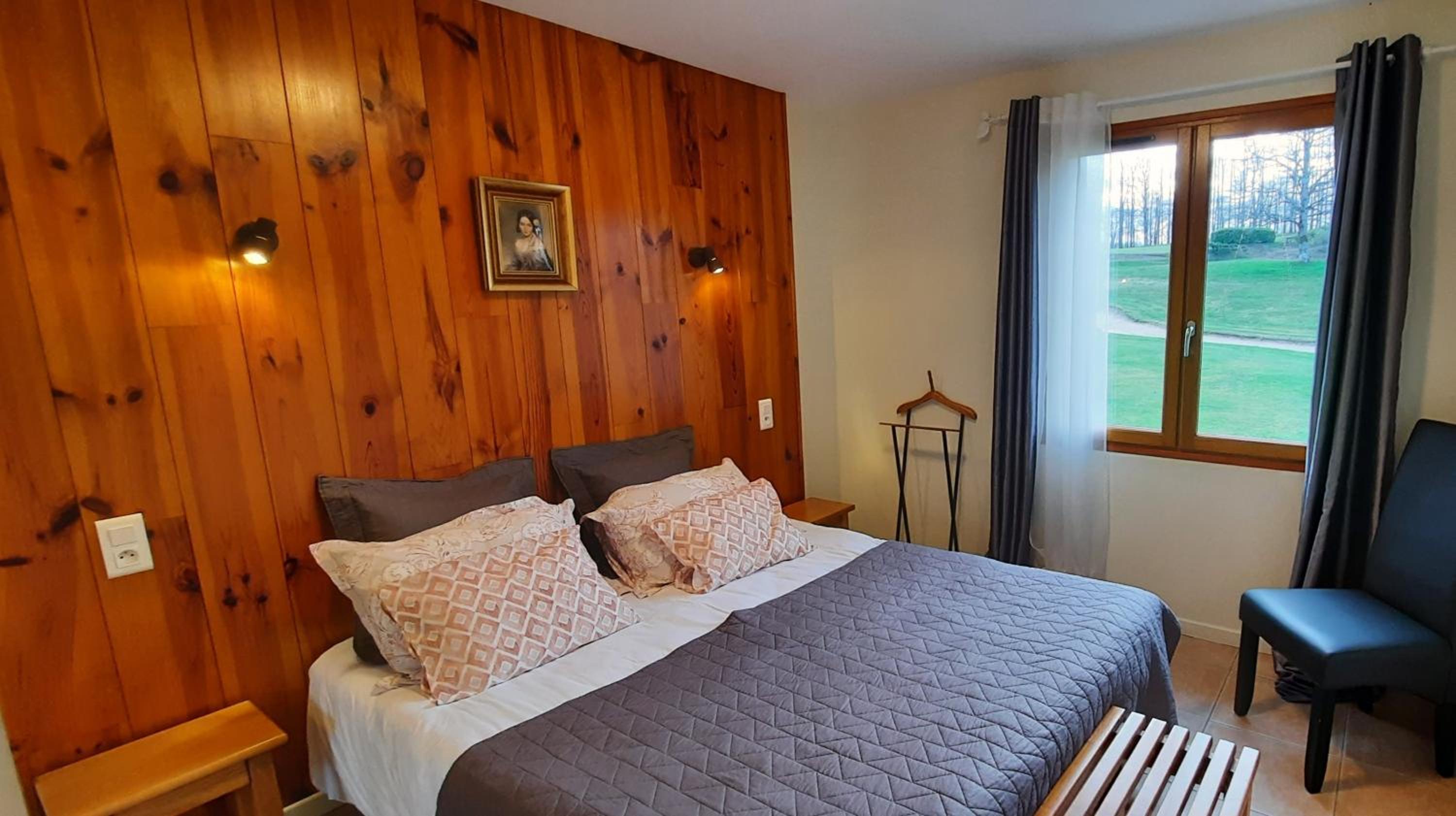 One-Bedroom Apartment with Terrace photo 1