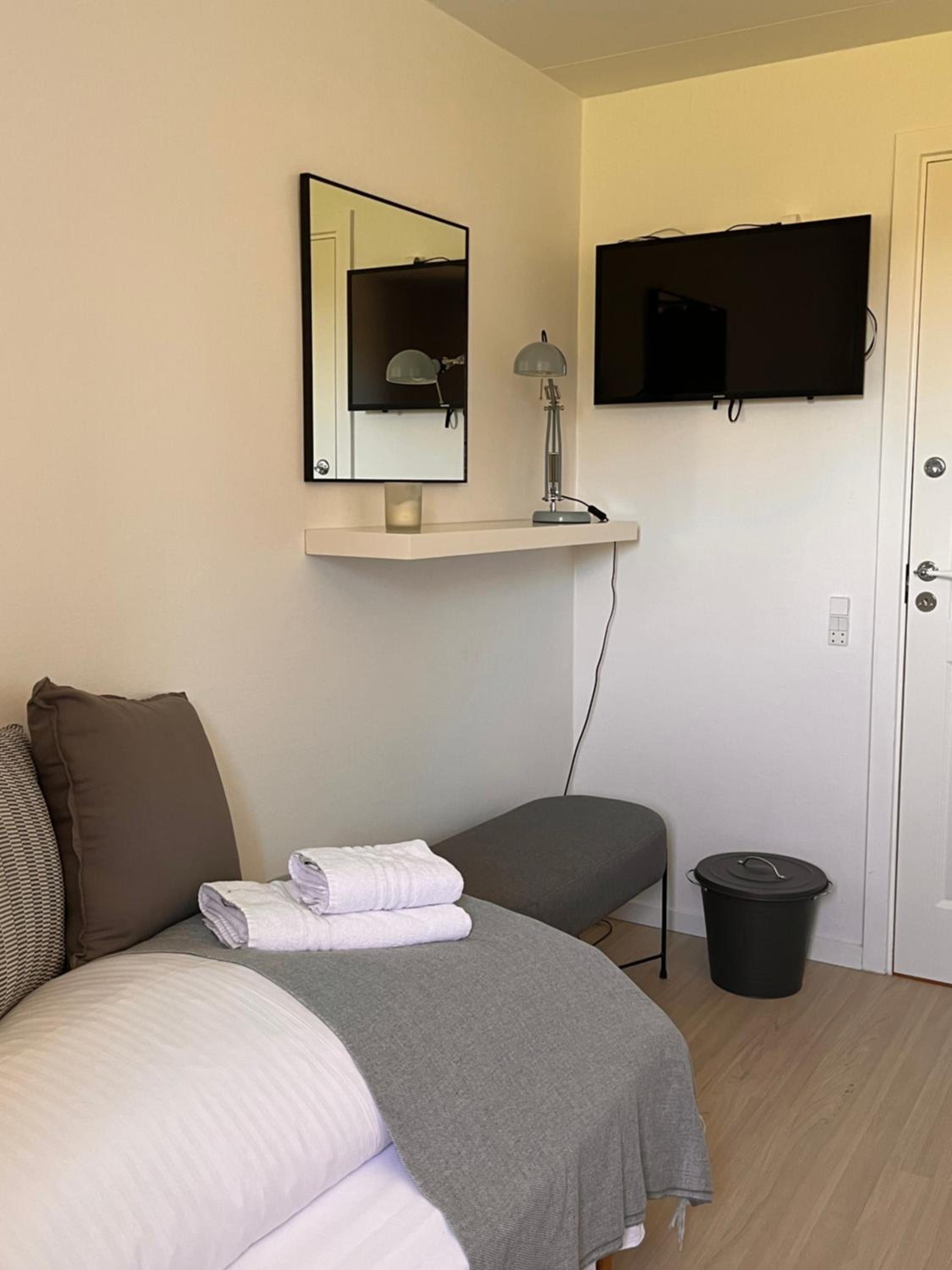 Double or Twin Room with Shared Bathroom photo 2