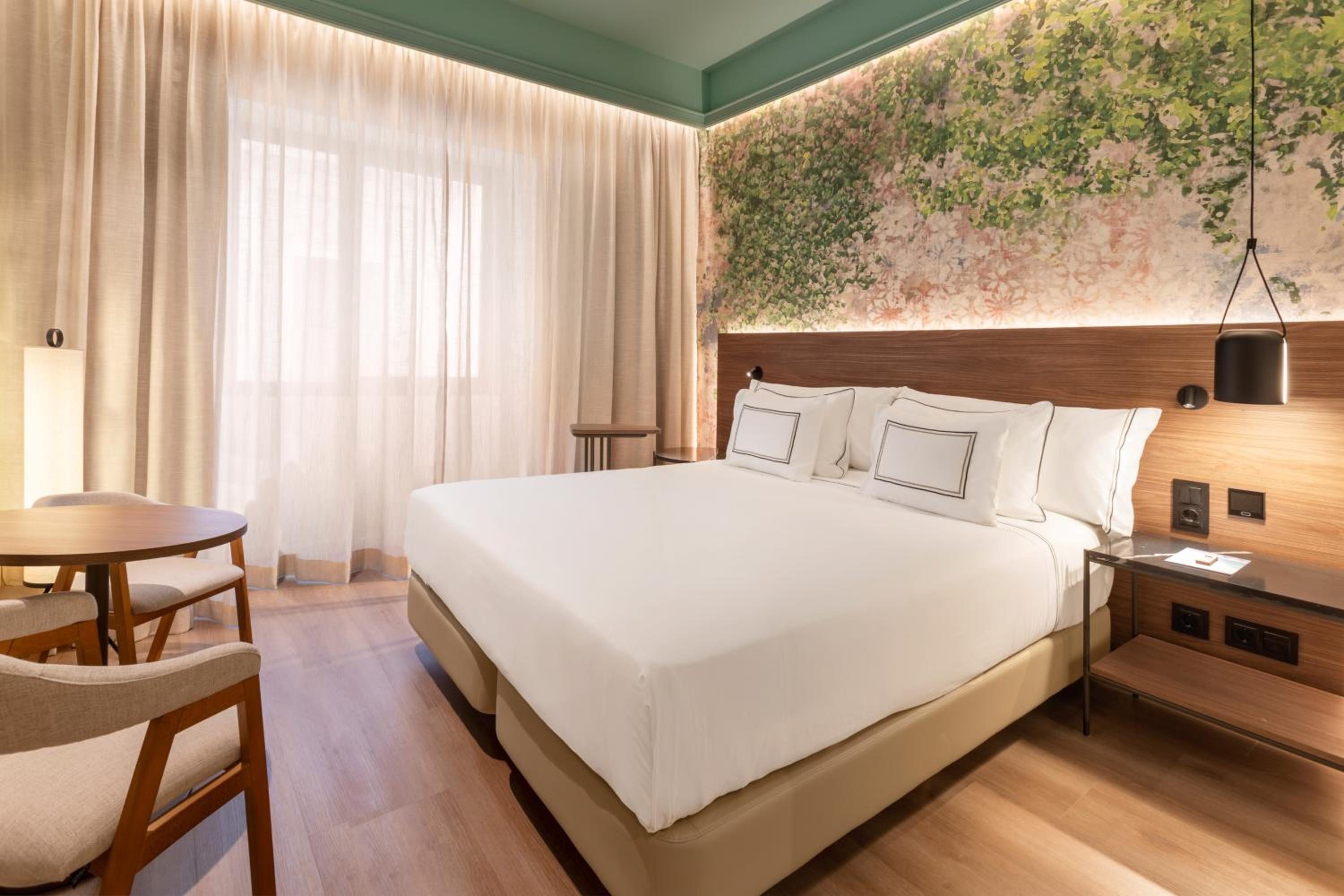 Melia Communicated Room - Photo 6
