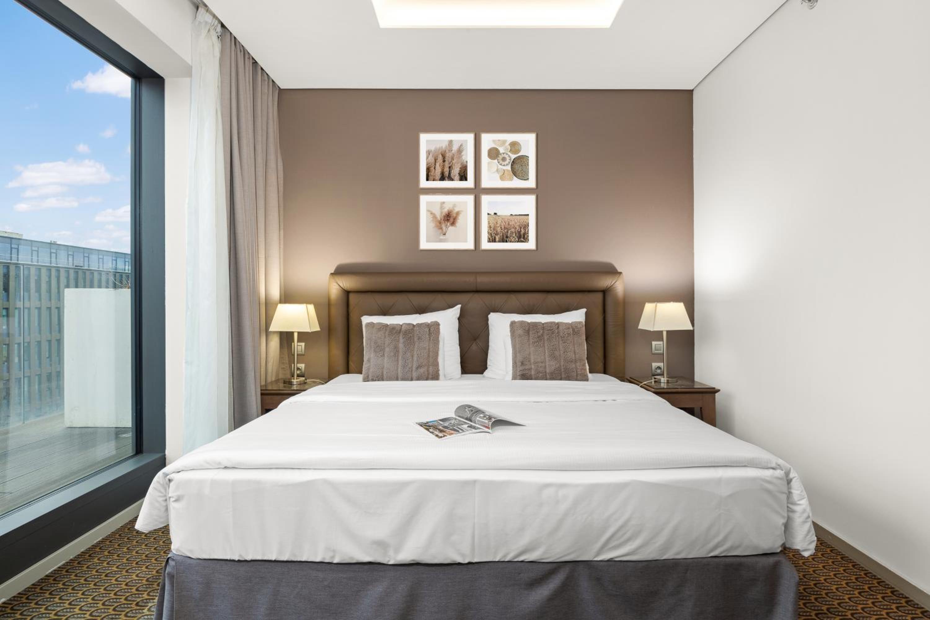 Double or Twin Room with Balcony thumbnail 5