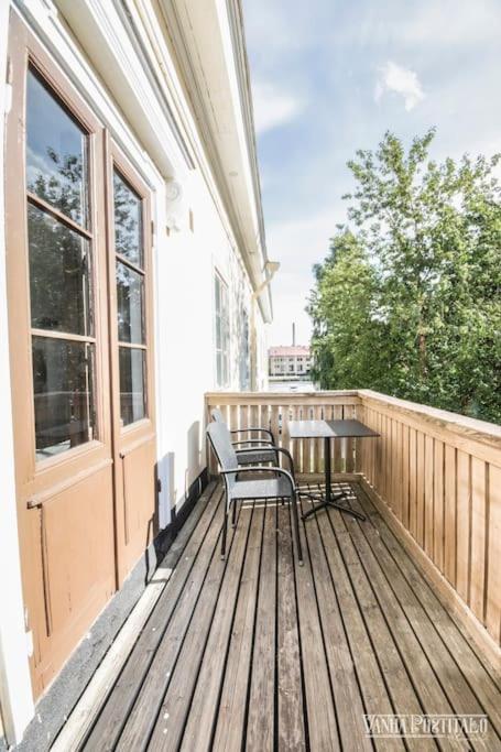Apartment with Balcony photo 2